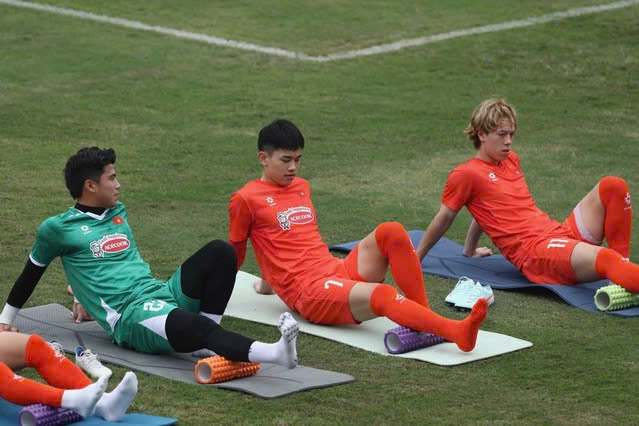 &ldquo;Tr&ograve; cưng&rdquo; HLV Troussier nguy cơ lỡ hẹn với SEA Games 33- Ảnh 1.