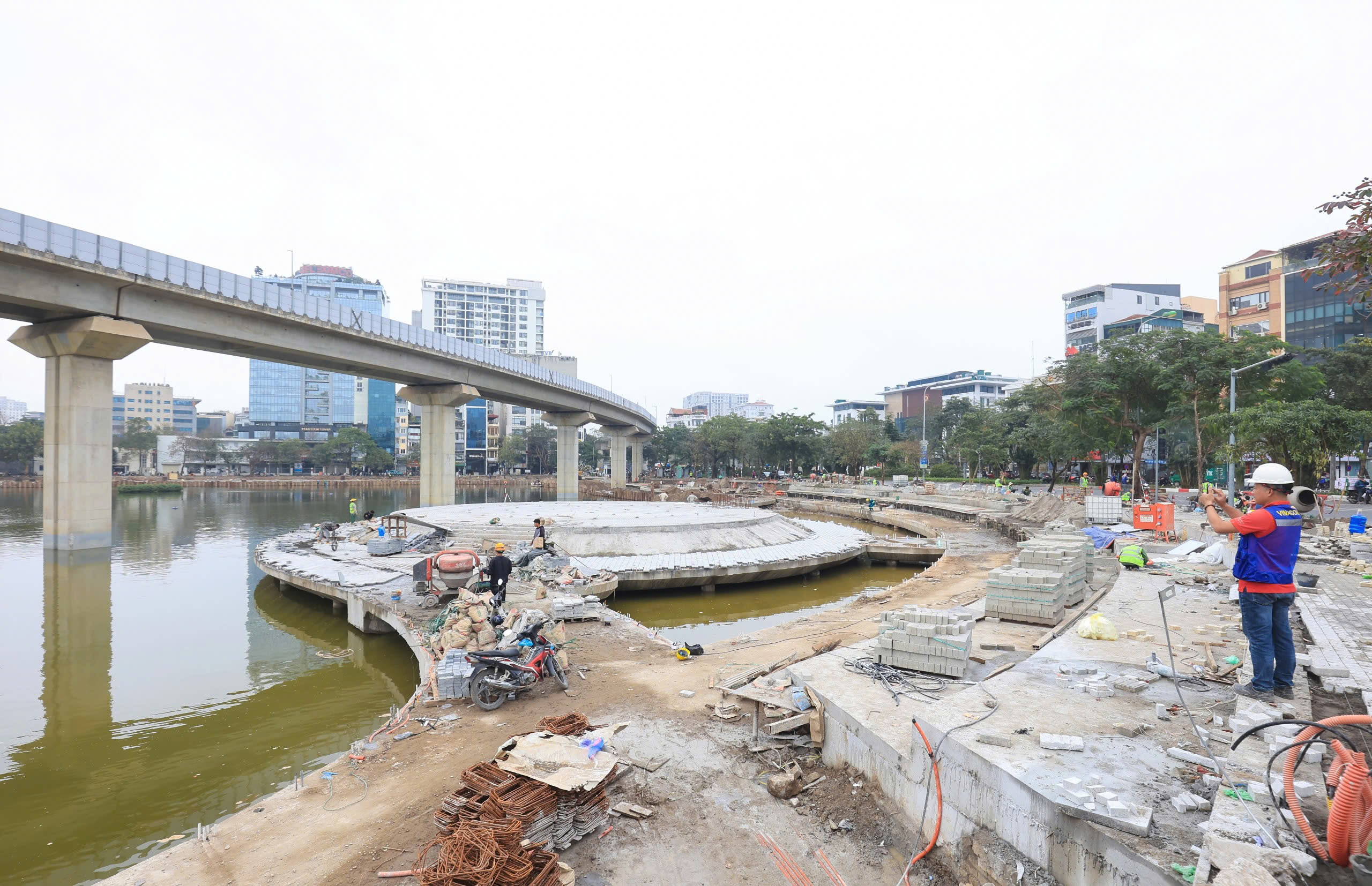 Cận cảnh công trường hồ Đống Đa sau 8 tháng cải tạo- Ảnh 4. Cận cảnh công trường hồ Đống Đa sau 8 tháng cải tạo- Ảnh 4.