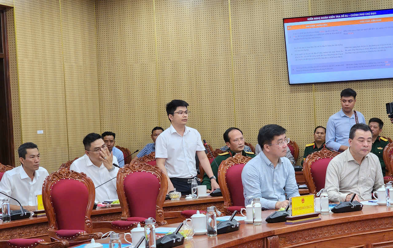 Phó thủ tướng: Hết tháng 3, xử lý dứt điểm vướng mắc tại 4 dự án cao tốc qua miền Trung- Ảnh 4. Phó thủ tướng: Hết tháng 3, xử lý dứt điểm vướng mắc tại 4 dự án cao tốc qua miền Trung- Ảnh 4.