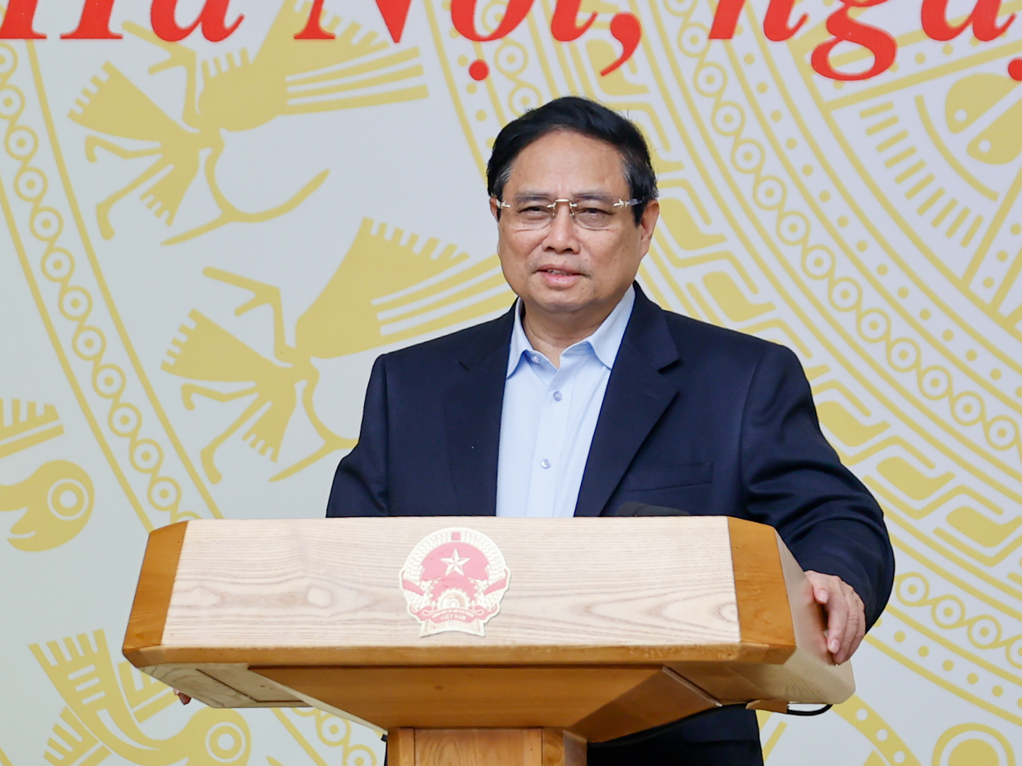 Thủ tướng: Đẩy mạnh nộp thuế, thu phạt vi phạm h&agrave;nh ch&iacute;nh kh&ocirc;ng d&ugrave;ng tiền mặt- Ảnh 1.