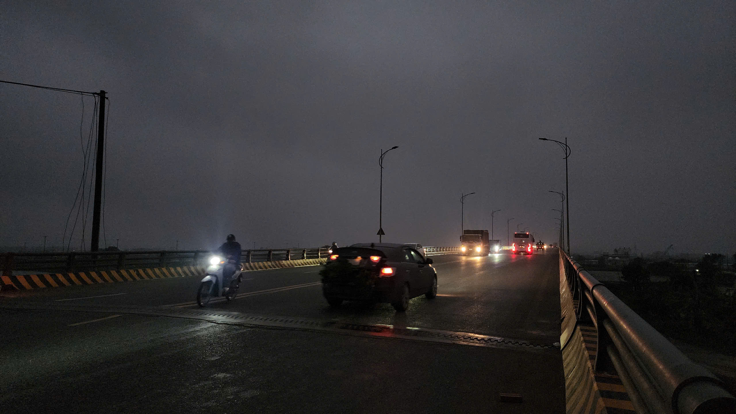 Sở X&acirc;y dựng Bắc Ninh chỉ đạo nhanh ch&oacute;ng thắp s&aacute;ng lại cầu B&igrave;nh Than- Ảnh 2.