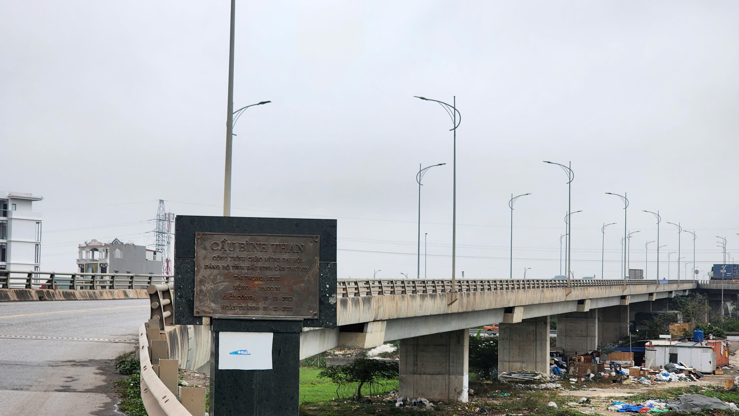 Bắc Ninh: Nguy cơ mất an to&agrave;n tr&ecirc;n cầu B&igrave;nh Than do hệ thống chiếu s&aacute;ng t&ecirc; liệt- Ảnh 19.