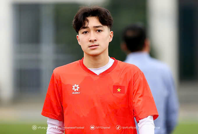 "Sao mai" chơi b&oacute;ng ở ch&acirc;u &Acirc;u bị loại khỏi U17 Việt Nam trước ng&agrave;y tranh v&eacute; dự World Cup- Ảnh 1.