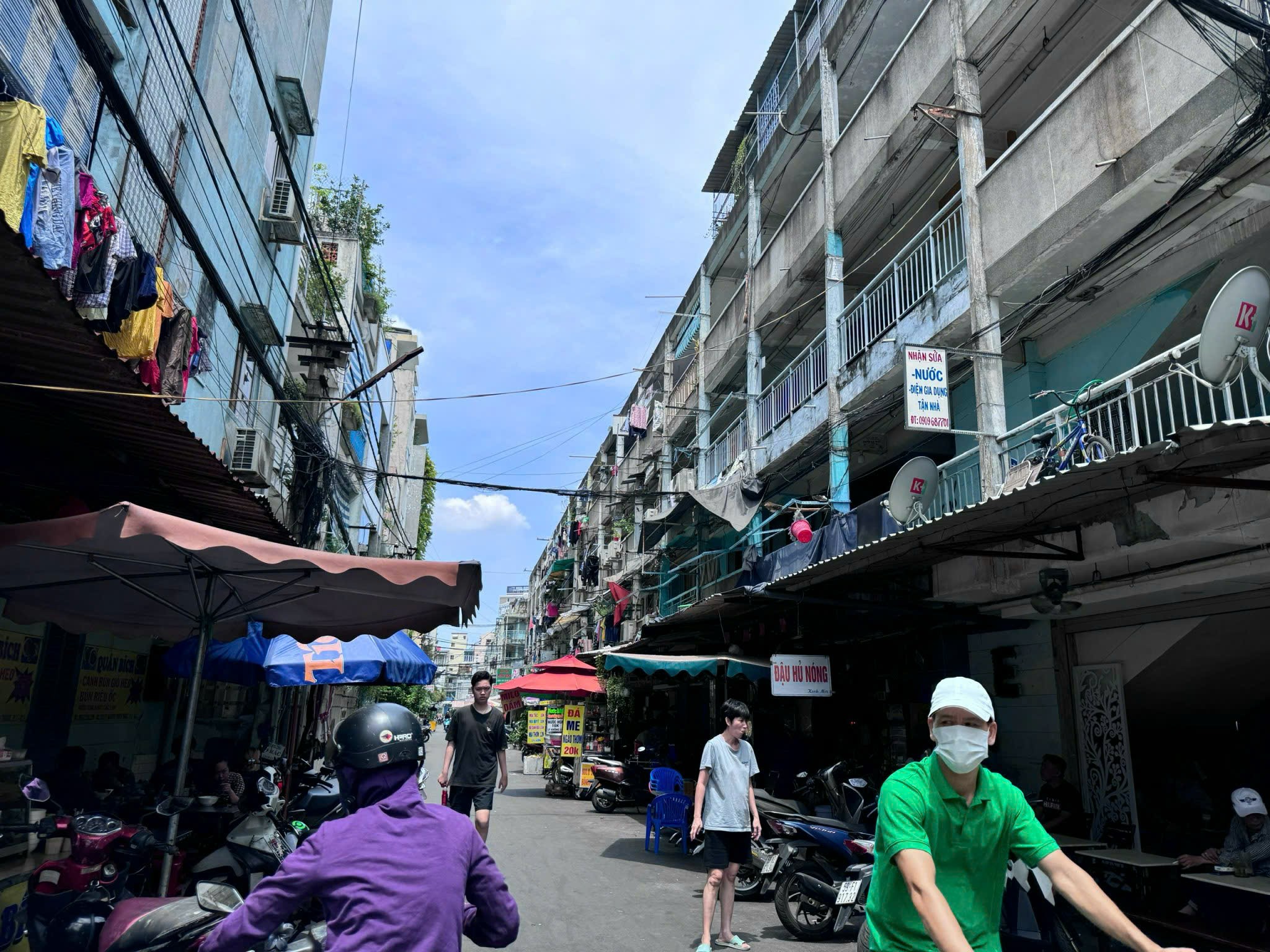 TP.HCM: Hơn 5.000 cơ sở vi phạm PCCC có nguy cơ dừng hoạt động- Ảnh 2. TP.HCM: Hơn 5.000 cơ sở vi phạm PCCC có nguy cơ dừng hoạt động- Ảnh 2.