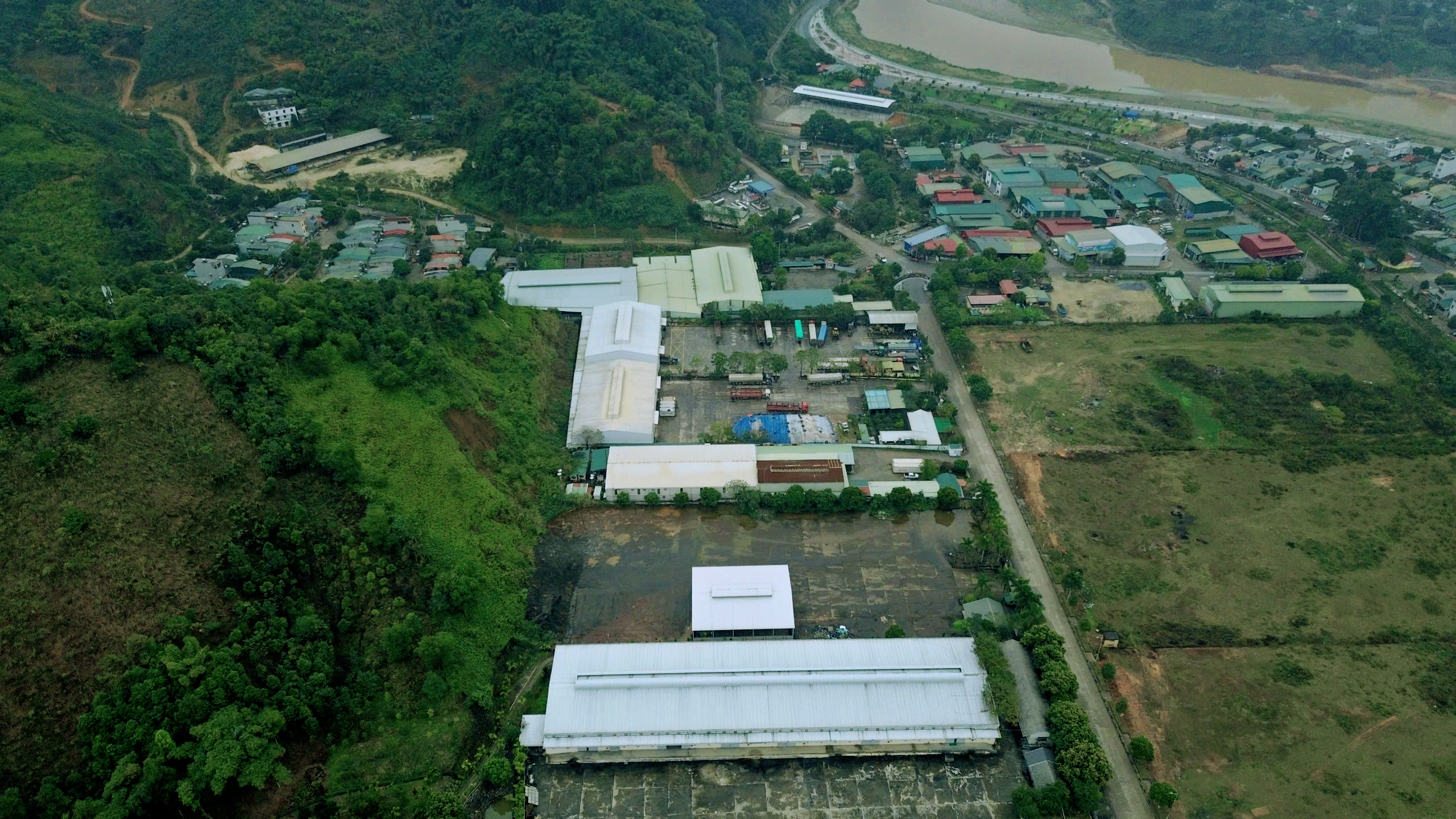 To&agrave;n cảnh khu c&ocirc;ng nghiệp ở L&agrave;o Cai sắp di dời để phục vụ dự &aacute;n đường sắt tốc độ cao- Ảnh 7.