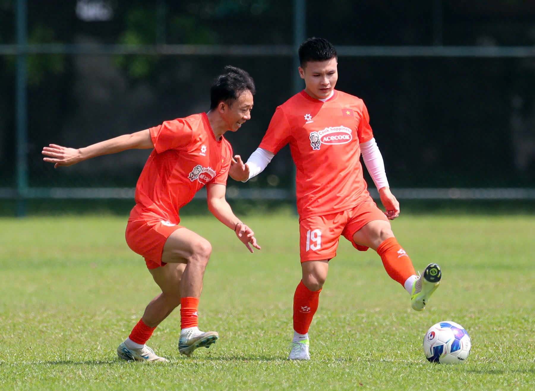 HLV Kim Sang-sik liên tiếp đón tin vui ở tuyển Việt Nam- Ảnh 1. HLV Kim Sang-sik liên tiếp đón tin vui ở tuyển Việt Nam- Ảnh 1.