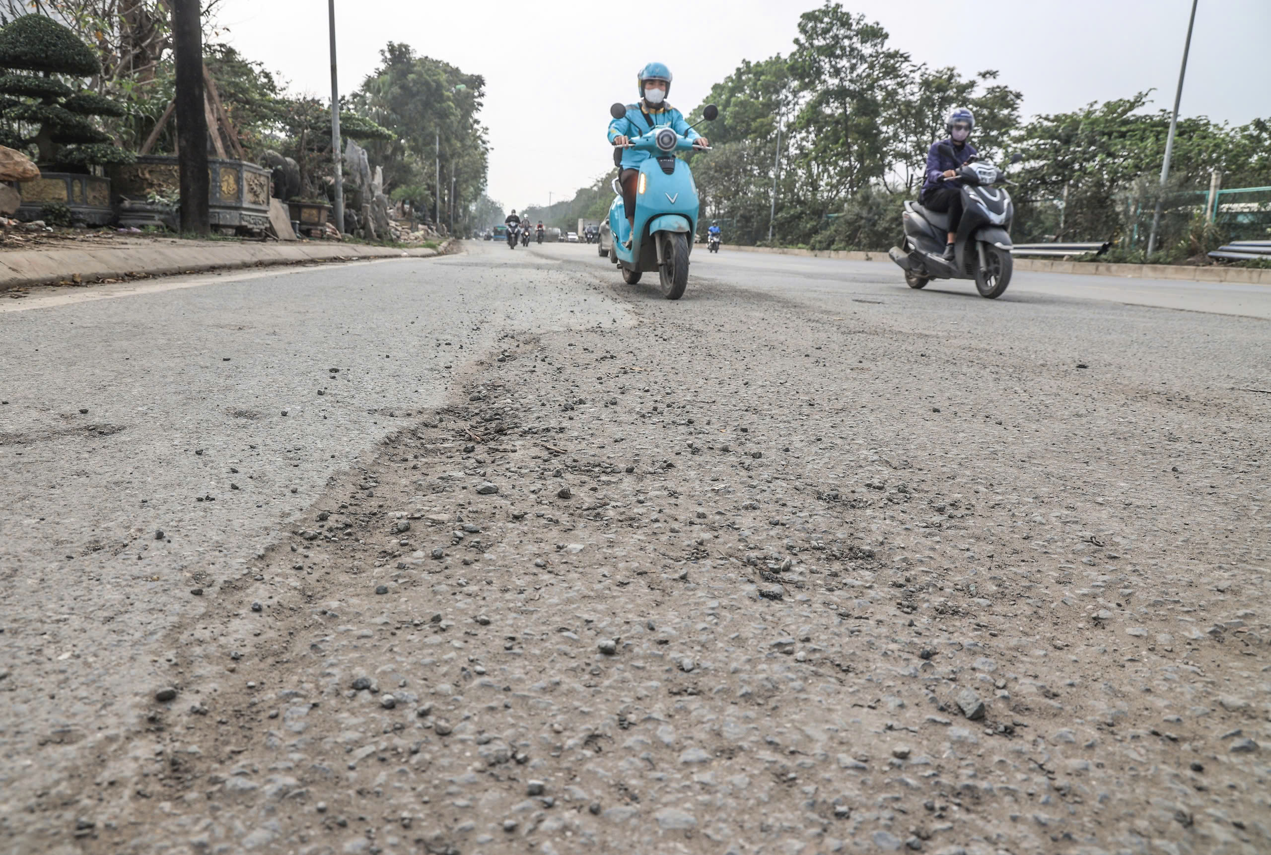 Nhiều tuyến đường H&agrave; Nội gồ ghề, nứt nẻ v&igrave; ho&agrave;n trả ẩu- Ảnh 6.