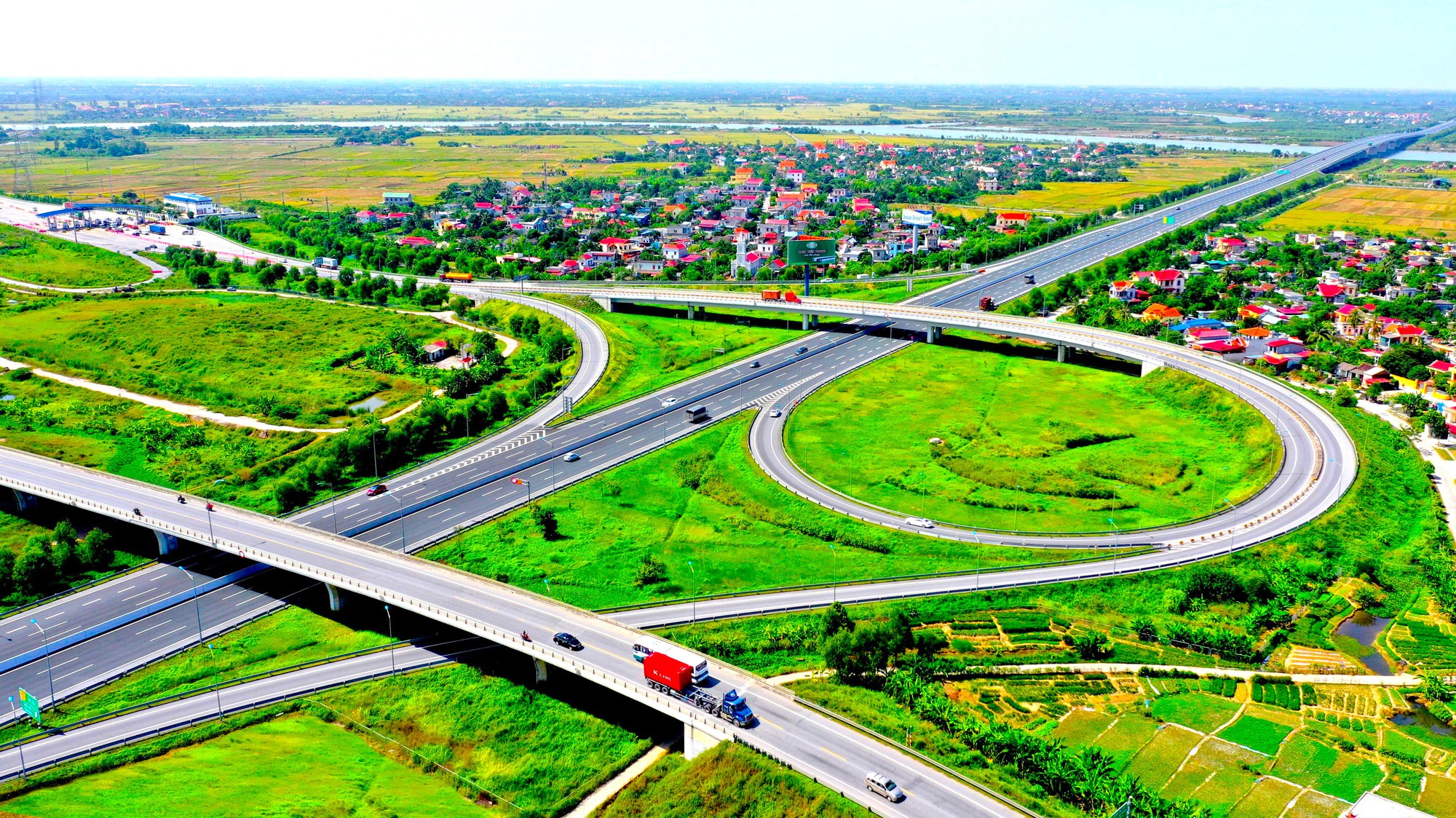 Th&uacute;c tiến độ lựa chọn nh&agrave; đầu tư cao tốc Dầu Gi&acirc;y - T&acirc;n Ph&uacute;- Ảnh 1.