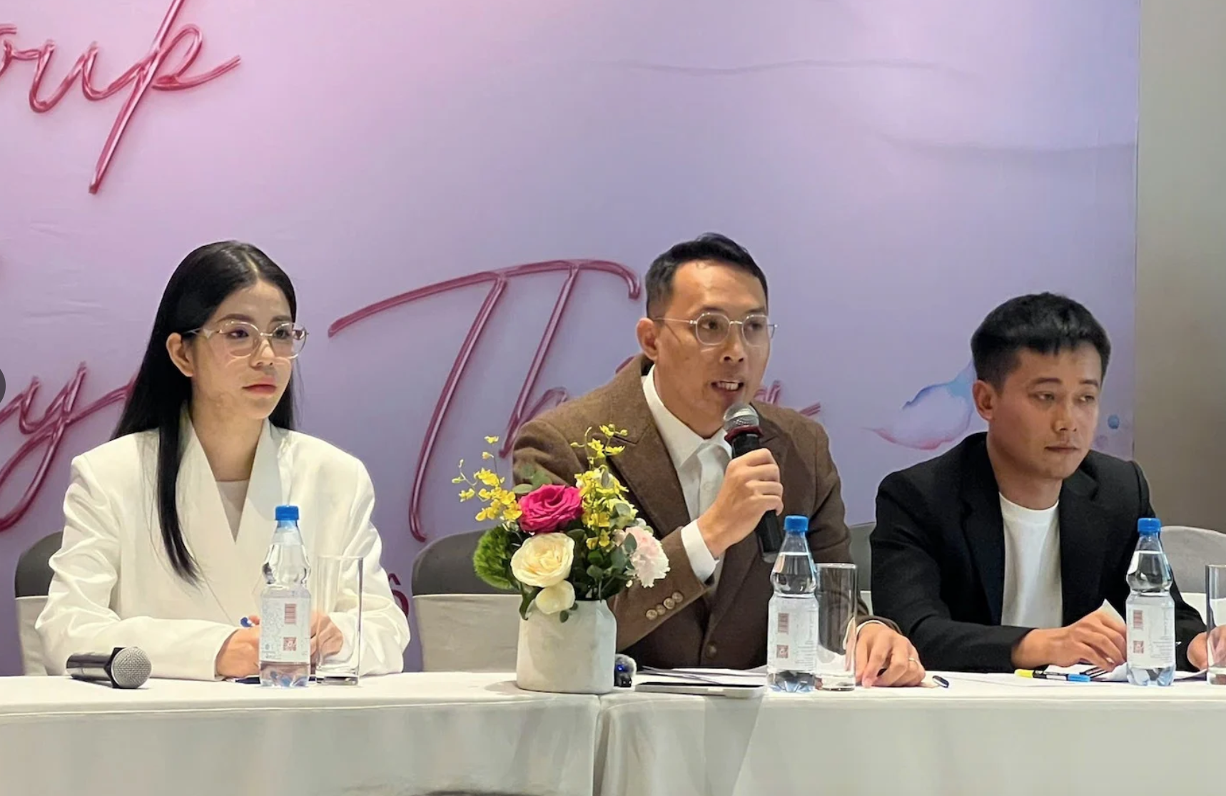 Quang Linh Vlogs sẽ quay lại ch&acirc;u Phi, nghỉ b&aacute;n h&agrave;ng livestream trong thời gian d&agrave;i- Ảnh 1.