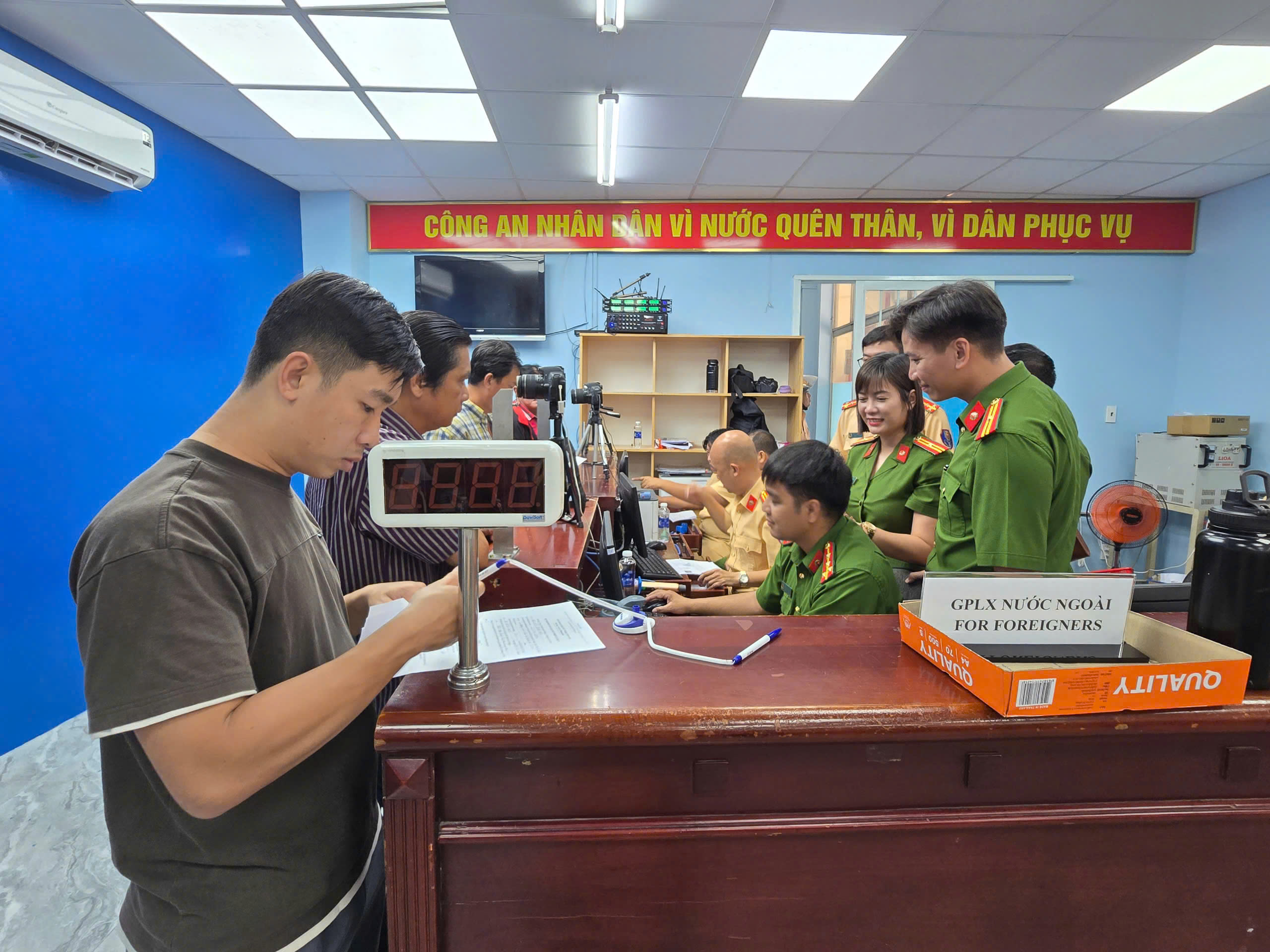 Những phường, x&atilde; n&agrave;o l&agrave; điểm cấp, đổi GPLX tại TP.HCM từ ng&agrave;y 17/3?- Ảnh 2.