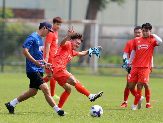 Sau “bão” chấn thương, tuyển Việt Nam lại gặp thêm khó khăn- Ảnh 1. Sau “bão” chấn thương, tuyển Việt Nam lại gặp thêm khó khăn- Ảnh 1.