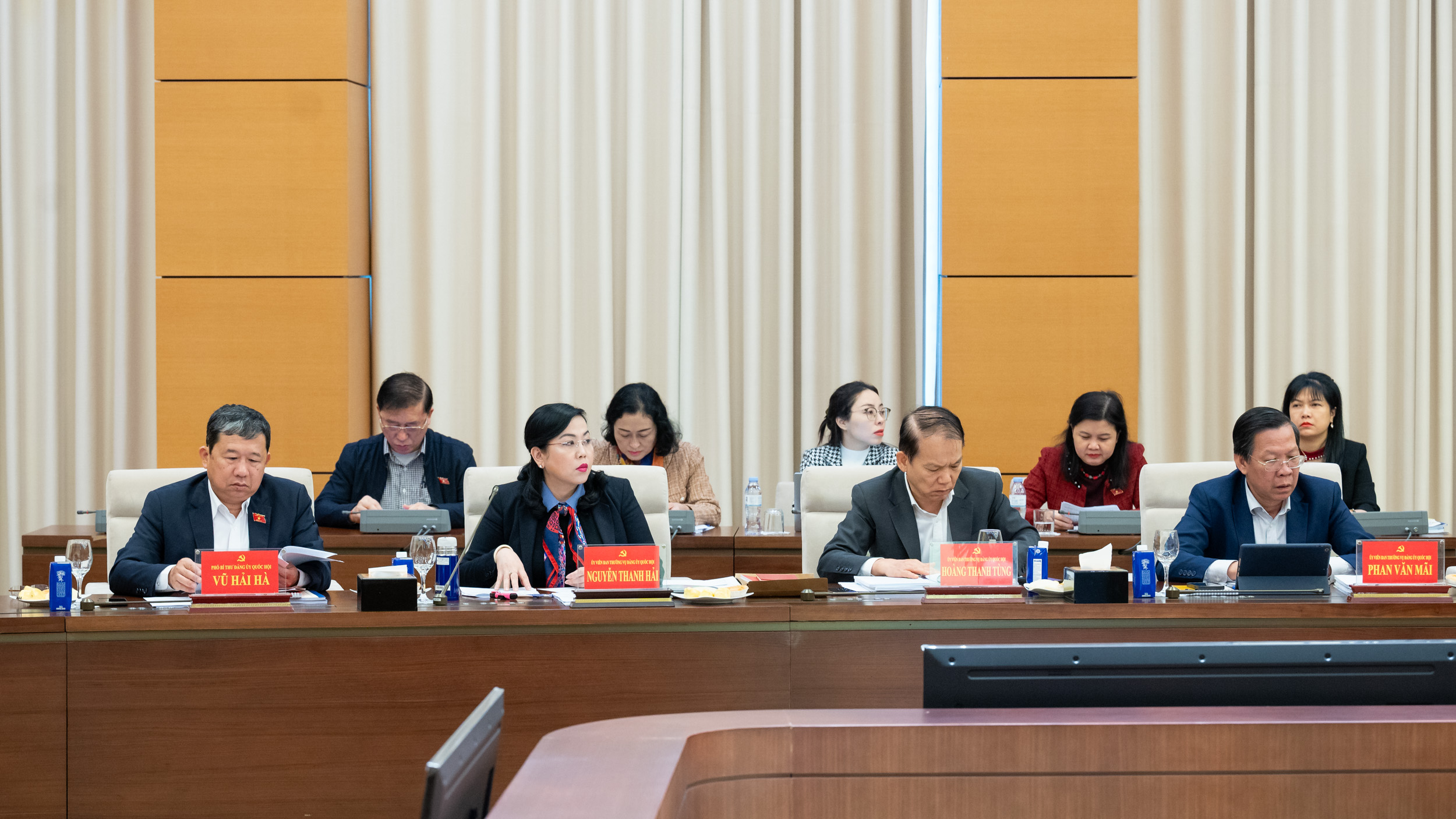 Chủ tịch Quốc hội: Sau khi sửa Hiến ph&aacute;p mới xem x&eacute;t bỏ cấp huyện, s&aacute;p nhập tỉnh- Ảnh 2.