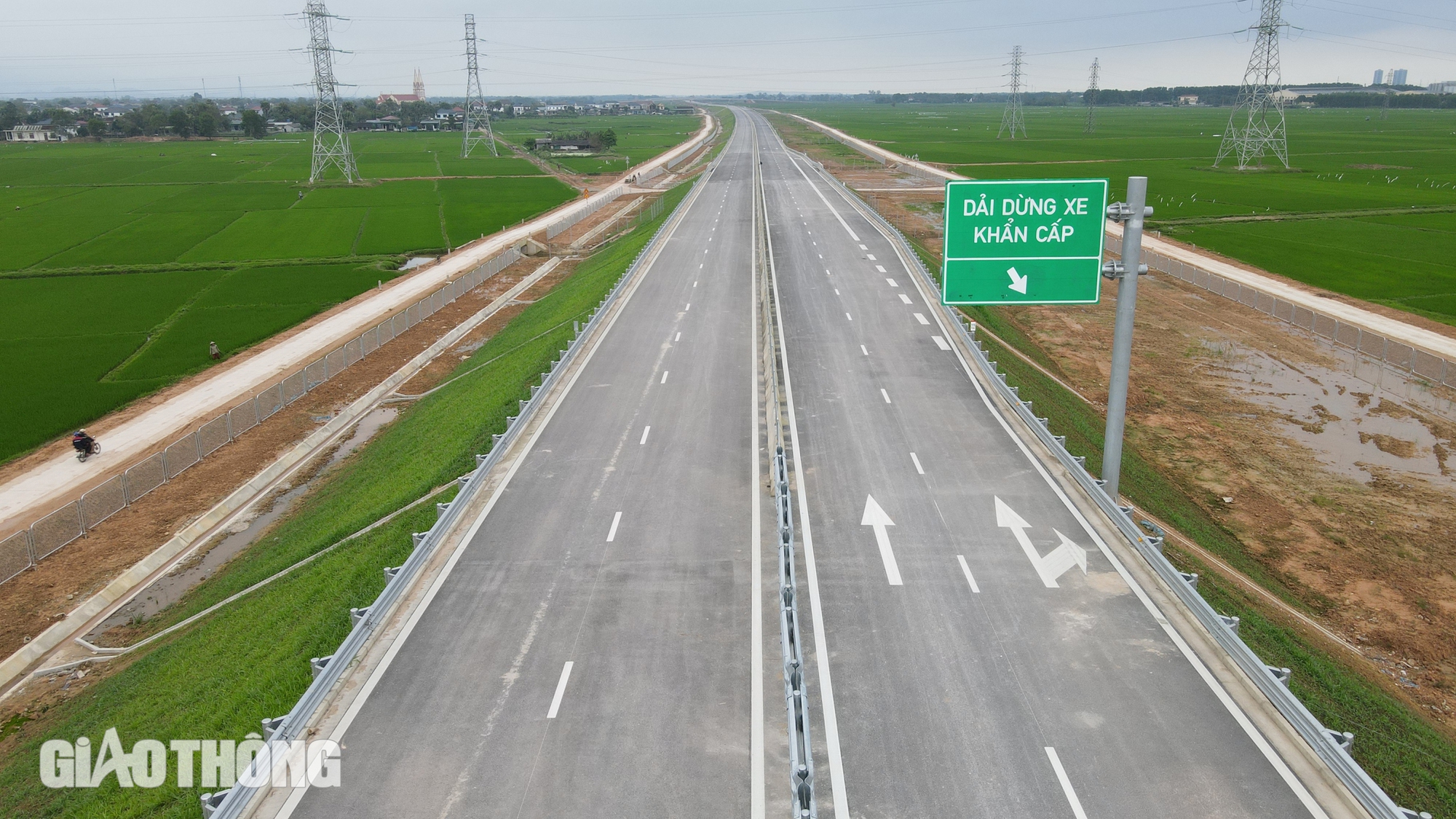 Ngắm cao tốc qua H&agrave; Tĩnh sắp th&ocirc;ng tuyến ch&iacute;nh- Ảnh 8.