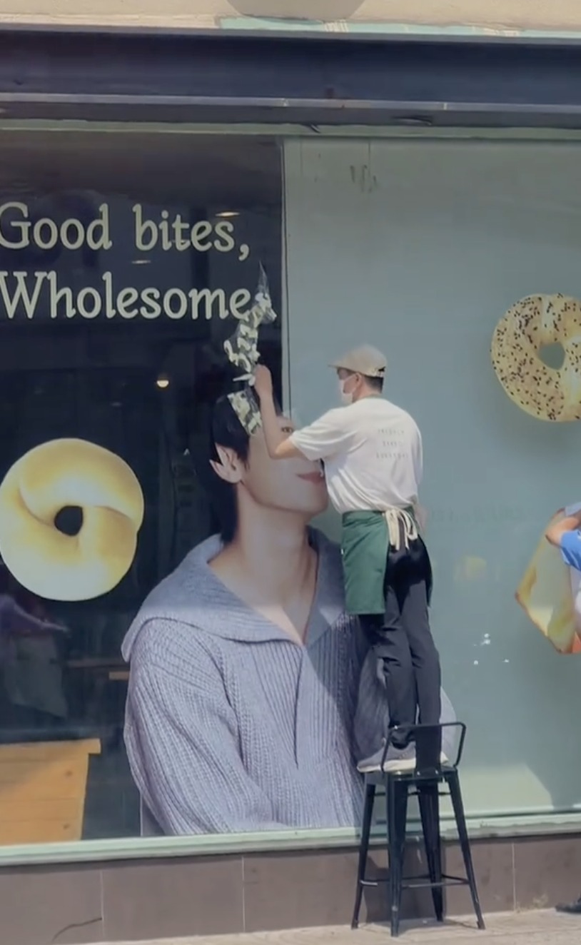Kim Soo Hyun bị r&uacute;t thời gian l&ecirc;n s&oacute;ng "Good day" v&agrave; nhiều nh&atilde;n h&agrave;ng quay lưng- Ảnh 7.