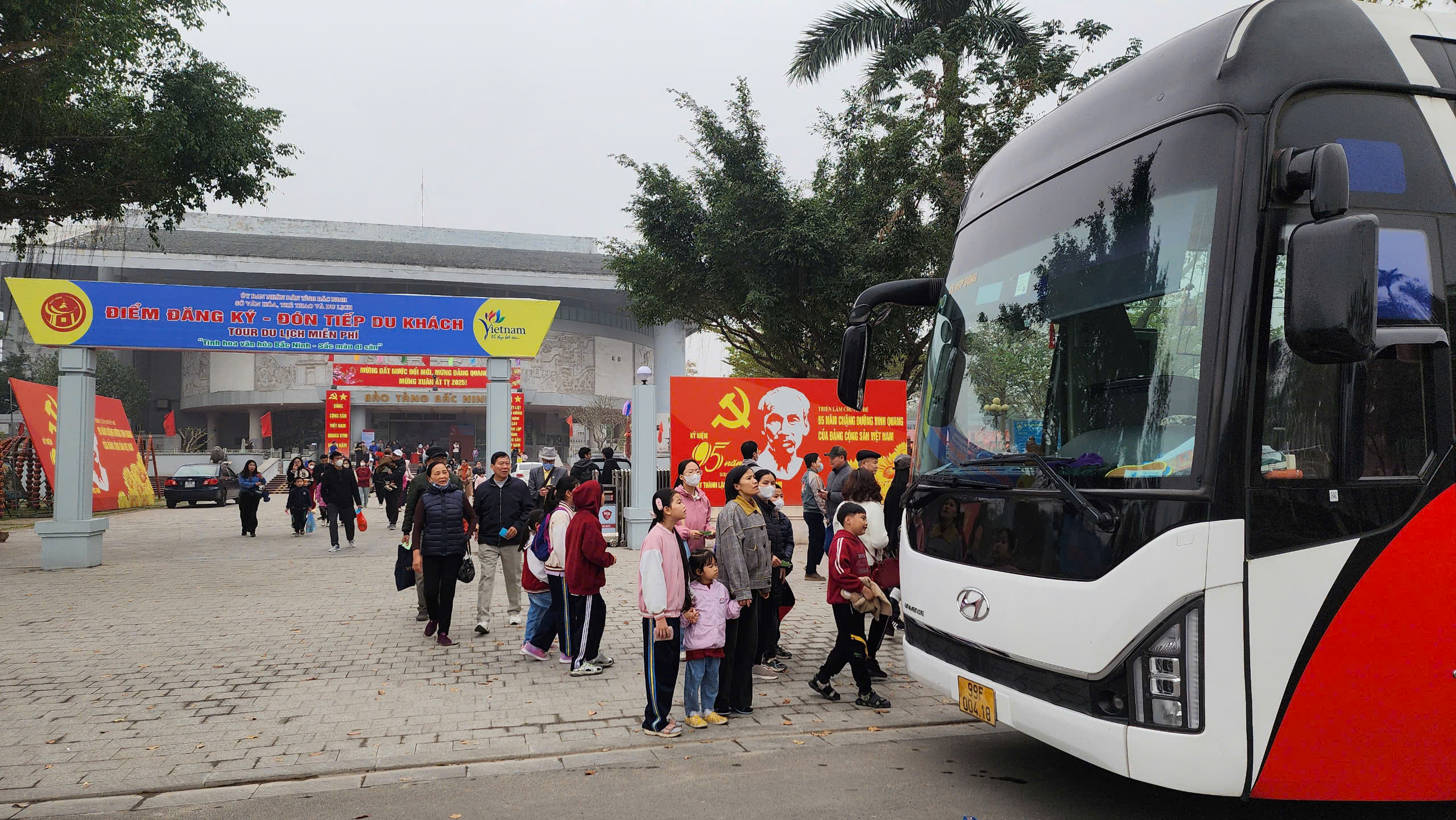 Sau trend "Bắc Bling", Bắc Ninh tăng xe miễn phí phục vụ tour cuối tuần- Ảnh 1. Sau trend "Bắc Bling", Bắc Ninh tăng xe miễn phí phục vụ tour cuối tuần- Ảnh 1.