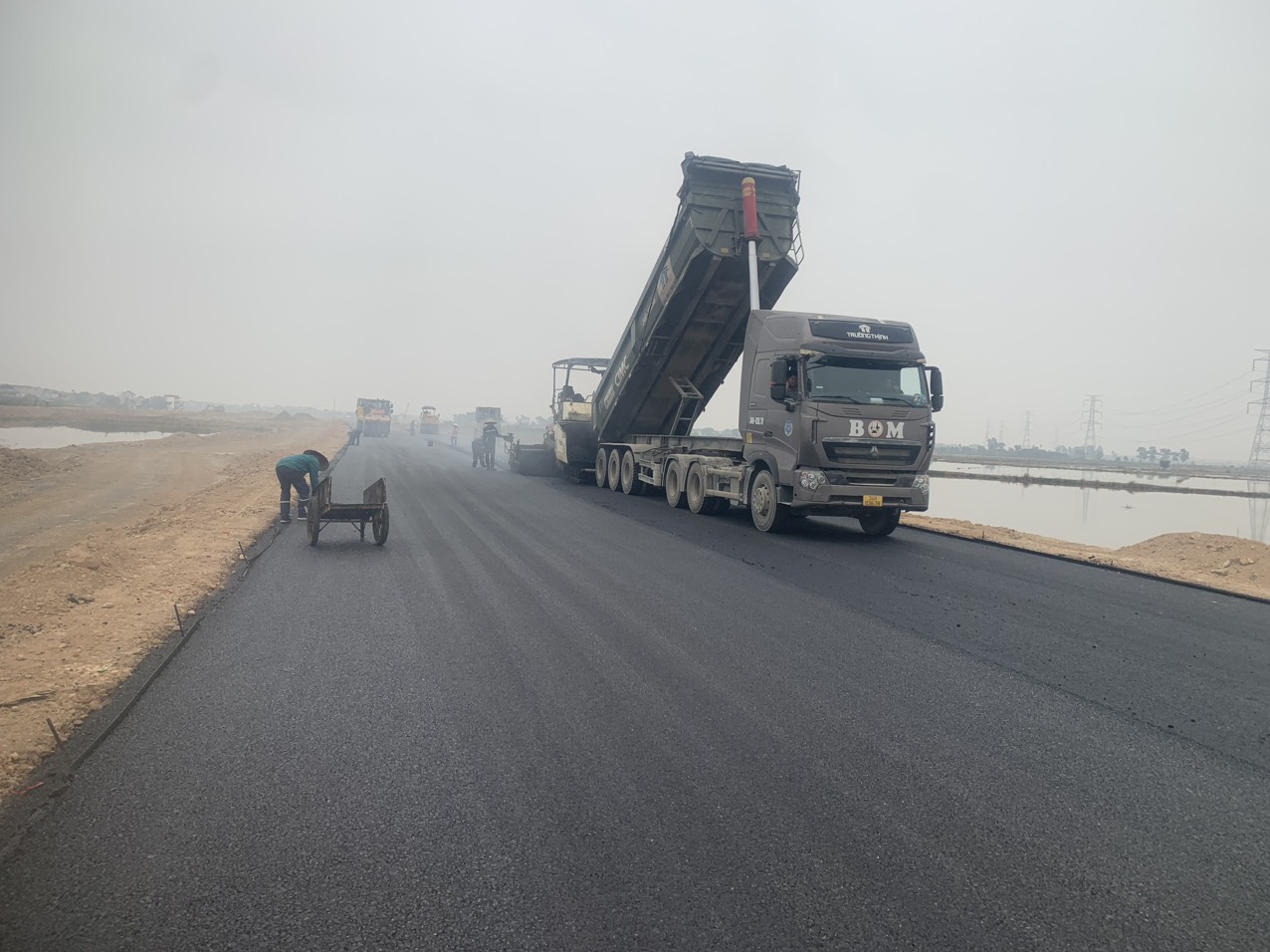 Bắc Ninh: Đẩy nhanh tiến độ thi công các khu tái định cư dự án Vành đai 4- Ảnh 3. Bắc Ninh: Đẩy nhanh tiến độ thi công các khu tái định cư dự án Vành đai 4- Ảnh 3.