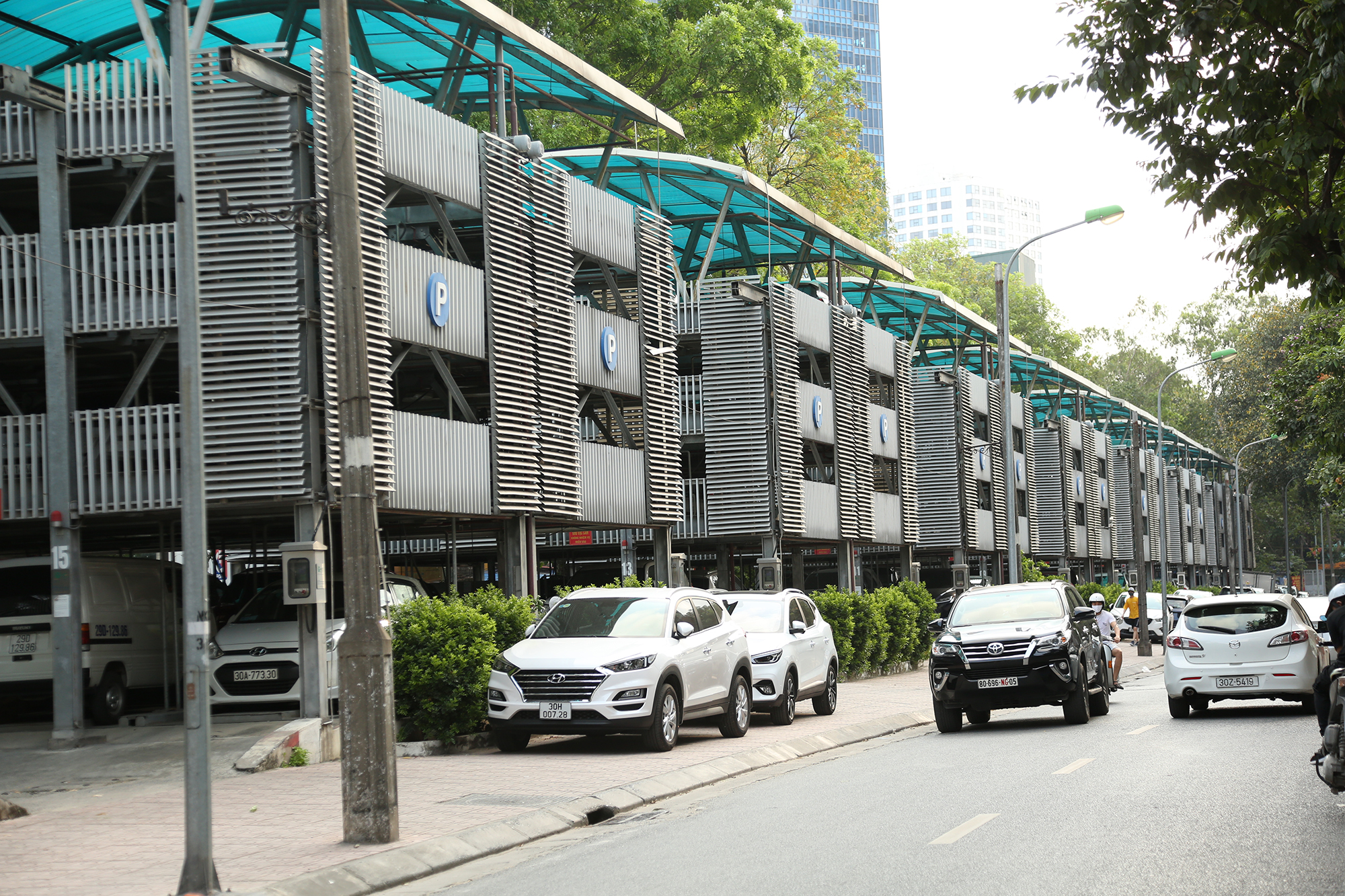 Miễn ph&iacute; đỗ xe 30 ph&uacute;t l&agrave; văn minh- Ảnh 1.