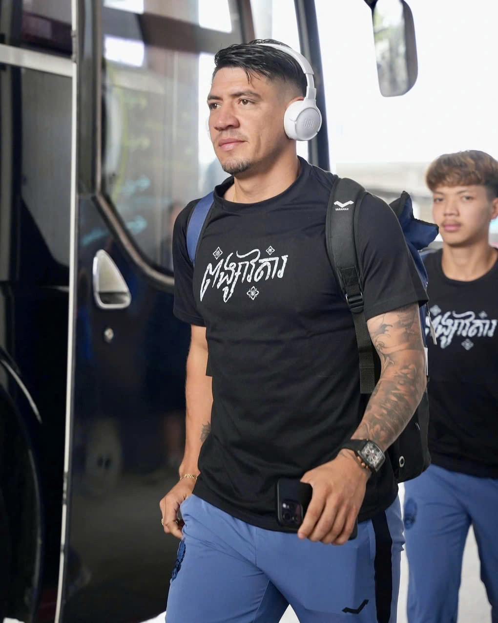 Sao tuyển Việt Nam tuy&ecirc;n bố cầu thủ nhập tịch Campuchia k&eacute;m xa ngoại binh V-League- Ảnh 1.