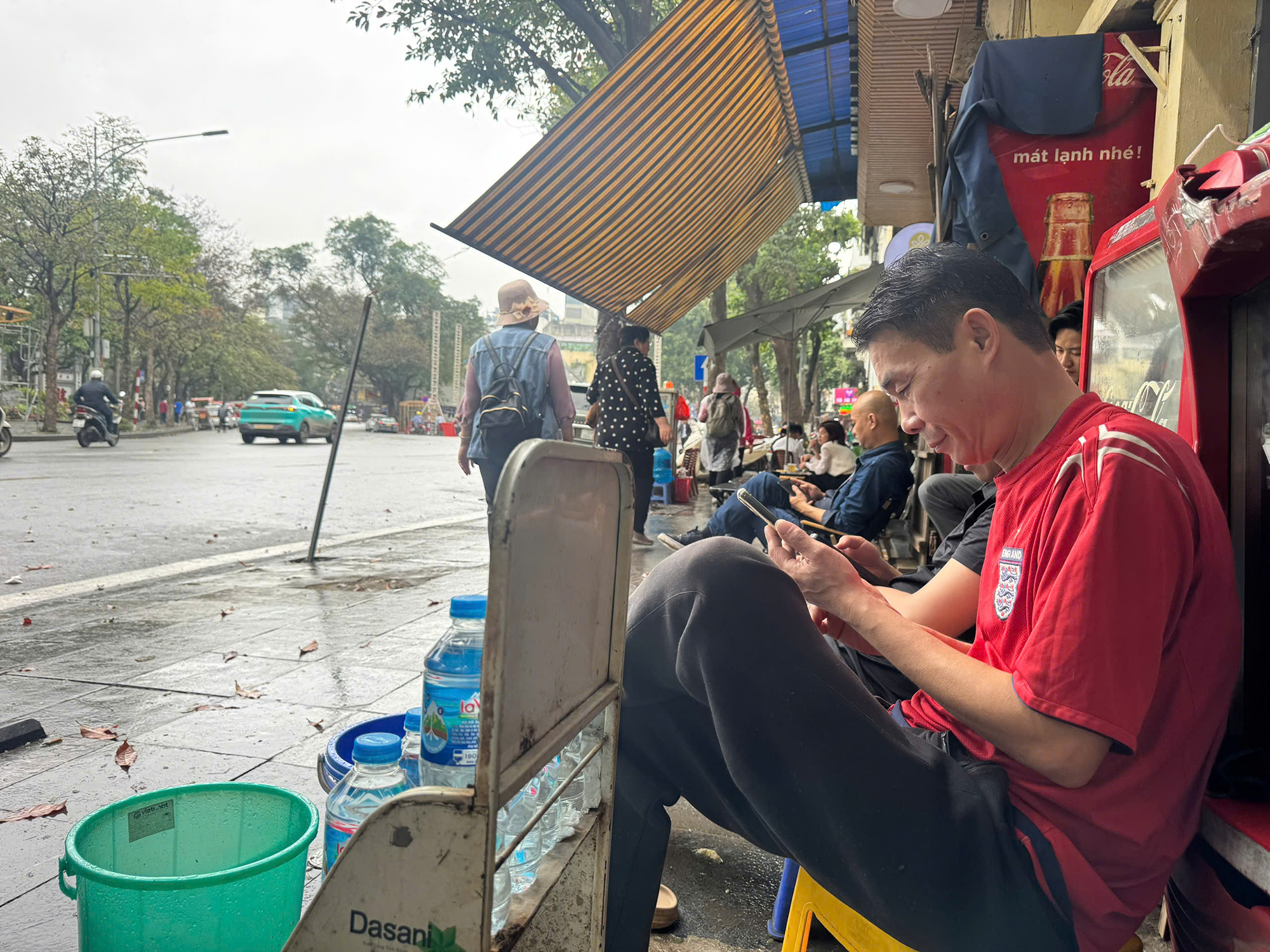 Mong mỏi của người d&acirc;n quanh hồ Gươm diện di dời- Ảnh 2.