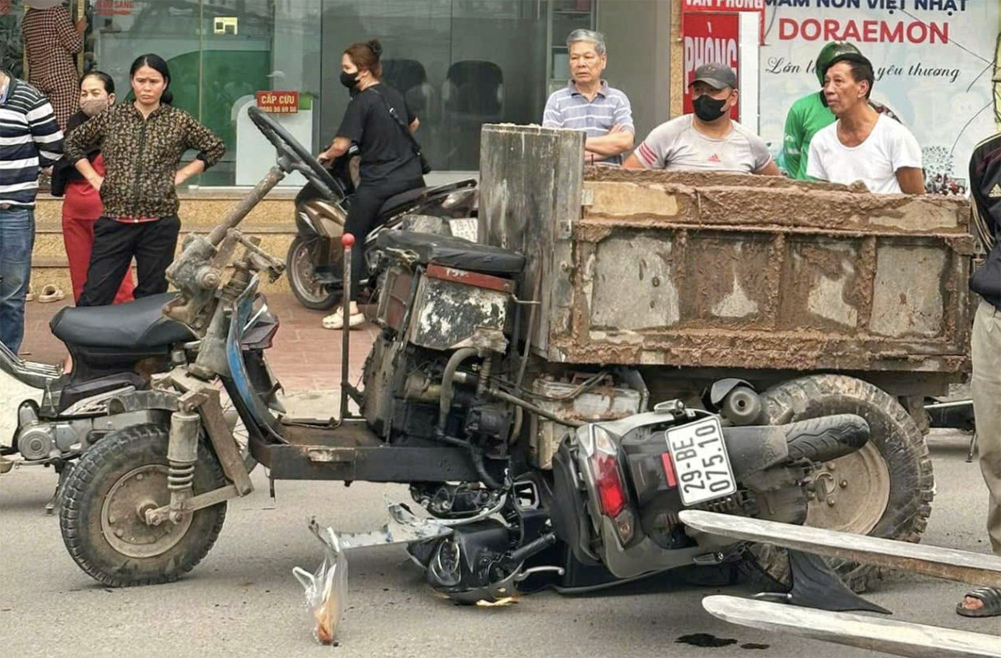 Hiểm họa xe tự chế vẫn r&igrave;nh rập- Ảnh 1.