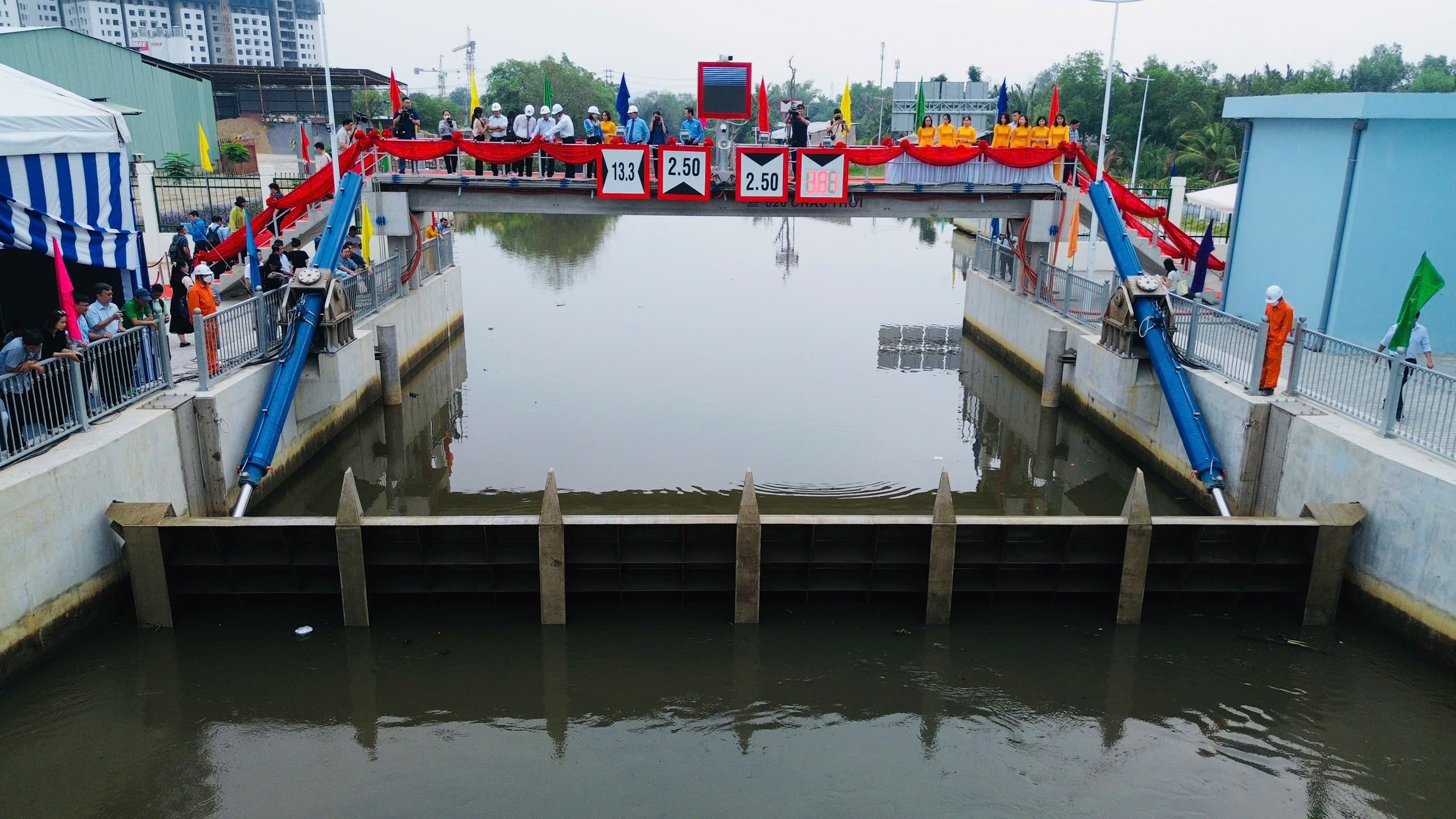 Vận hành cống ngăn triều gần 240 tỷ đồng chống ngập phía Tây TP.HCM- Ảnh 1. Vận hành cống ngăn triều gần 240 tỷ đồng chống ngập phía Tây TP.HCM- Ảnh 1.