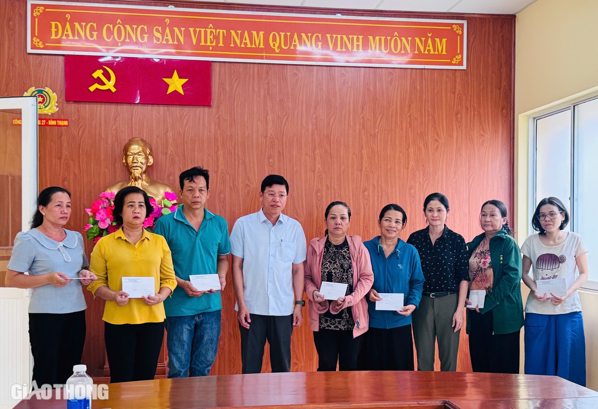 Tiểu thương vụ ch&aacute;y chợ Thanh Đa bật kh&oacute;c, mong sớm được ổn định cuộc sống- Ảnh 3.