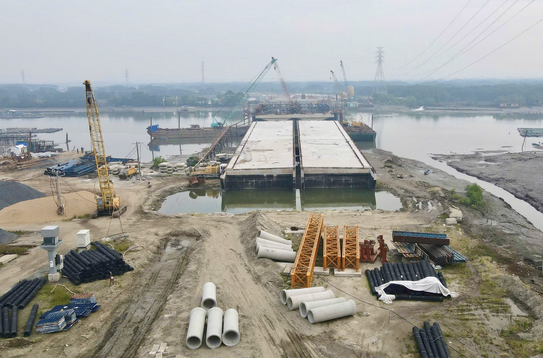 Bổ sung nh&acirc;n sự, m&aacute;y m&oacute;c đẩy nhanh tiến độ đường Long Sơn - C&aacute;i M&eacute;p- Ảnh 1.