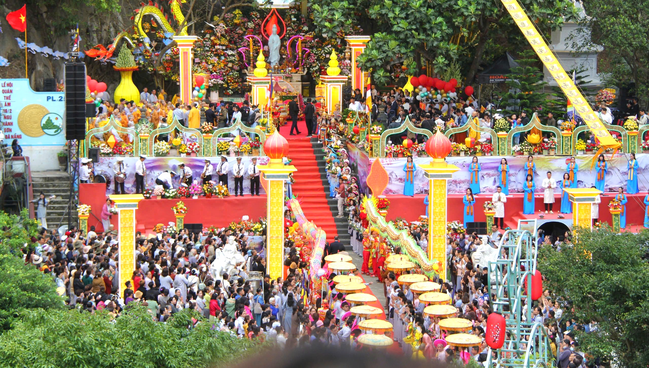 H&agrave;ng ngh&igrave;n người dự lễ v&iacute;a Đức Bồ T&aacute;t Qu&aacute;n Thế &Acirc;m tại Đ&agrave; Nẵng- Ảnh 1.