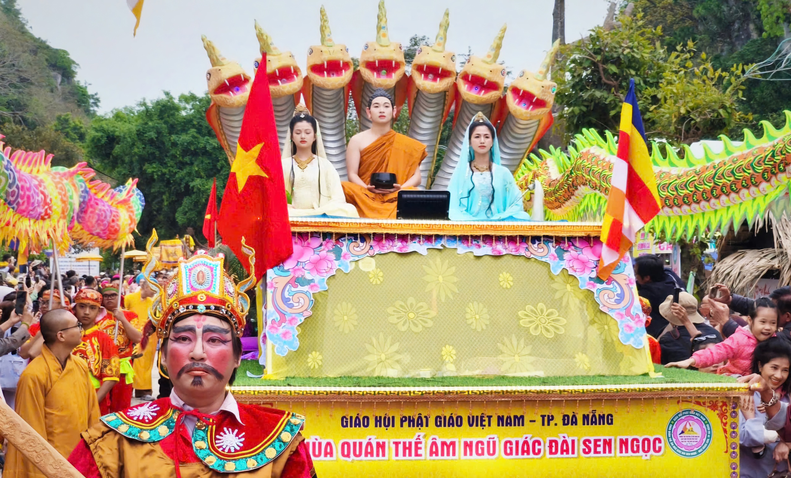 H&agrave;ng ngh&igrave;n người dự lễ v&iacute;a Đức Bồ T&aacute;t Qu&aacute;n Thế &Acirc;m tại Đ&agrave; Nẵng- Ảnh 7.