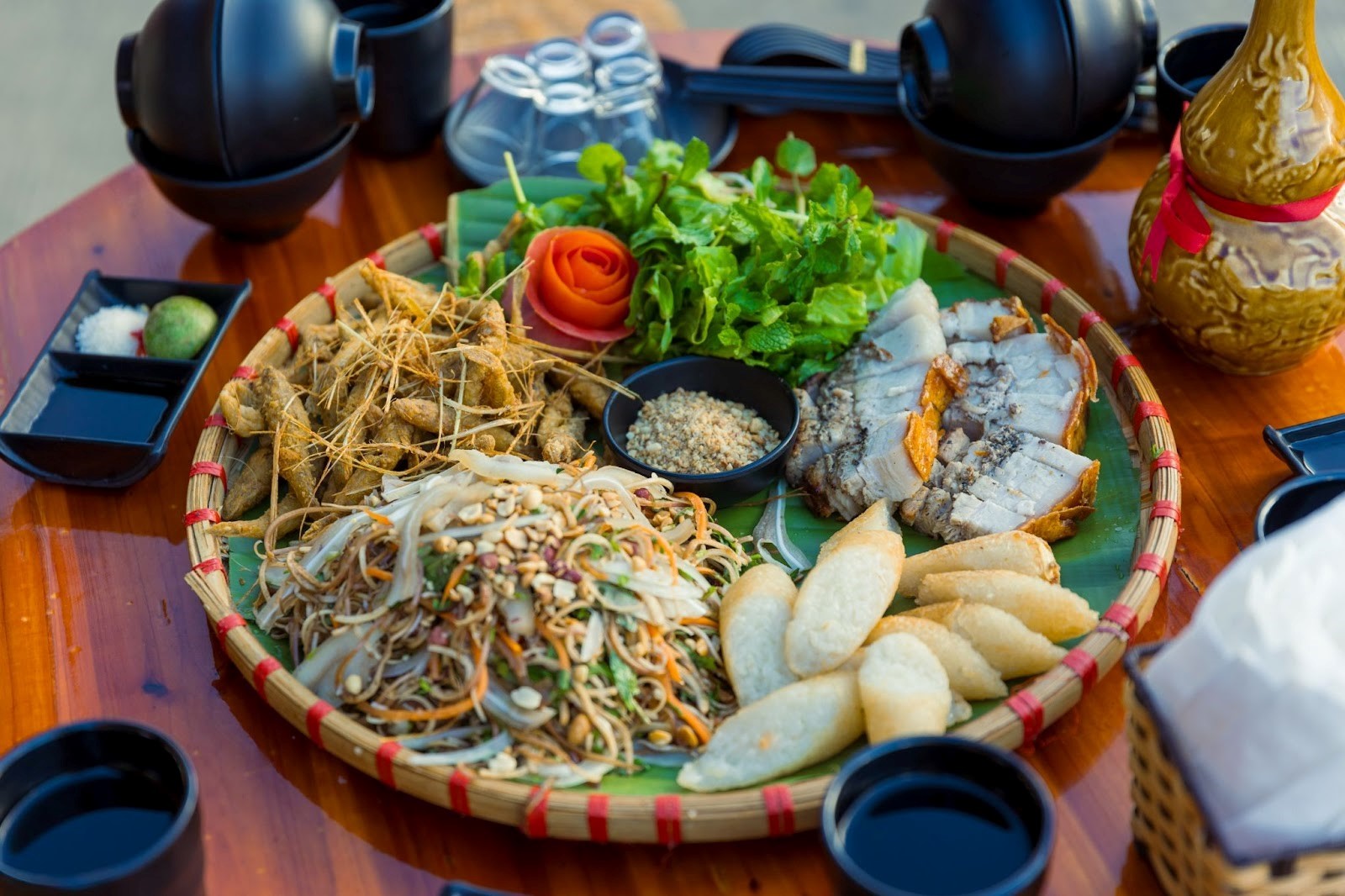 Du lịch Fansipan mùa hoa đỗ quyên và lễ hội hoa hồng- Ảnh 9. Du lịch Fansipan mùa hoa đỗ quyên và lễ hội hoa hồng- Ảnh 9.