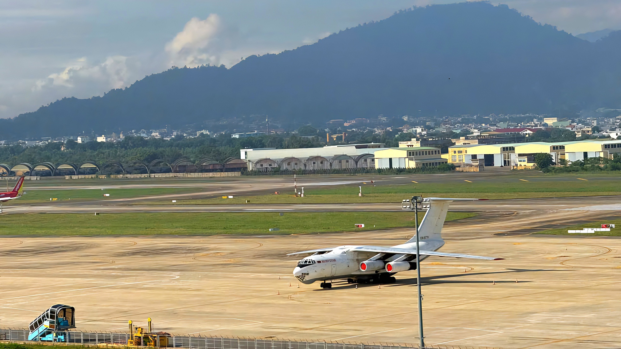 Tuyến giao th&ocirc;ng qua s&acirc;n bay Đ&agrave; Nẵng, hầm vượt s&ocirc;ng H&agrave;n sẽ thế n&agrave;o?- Ảnh 1.