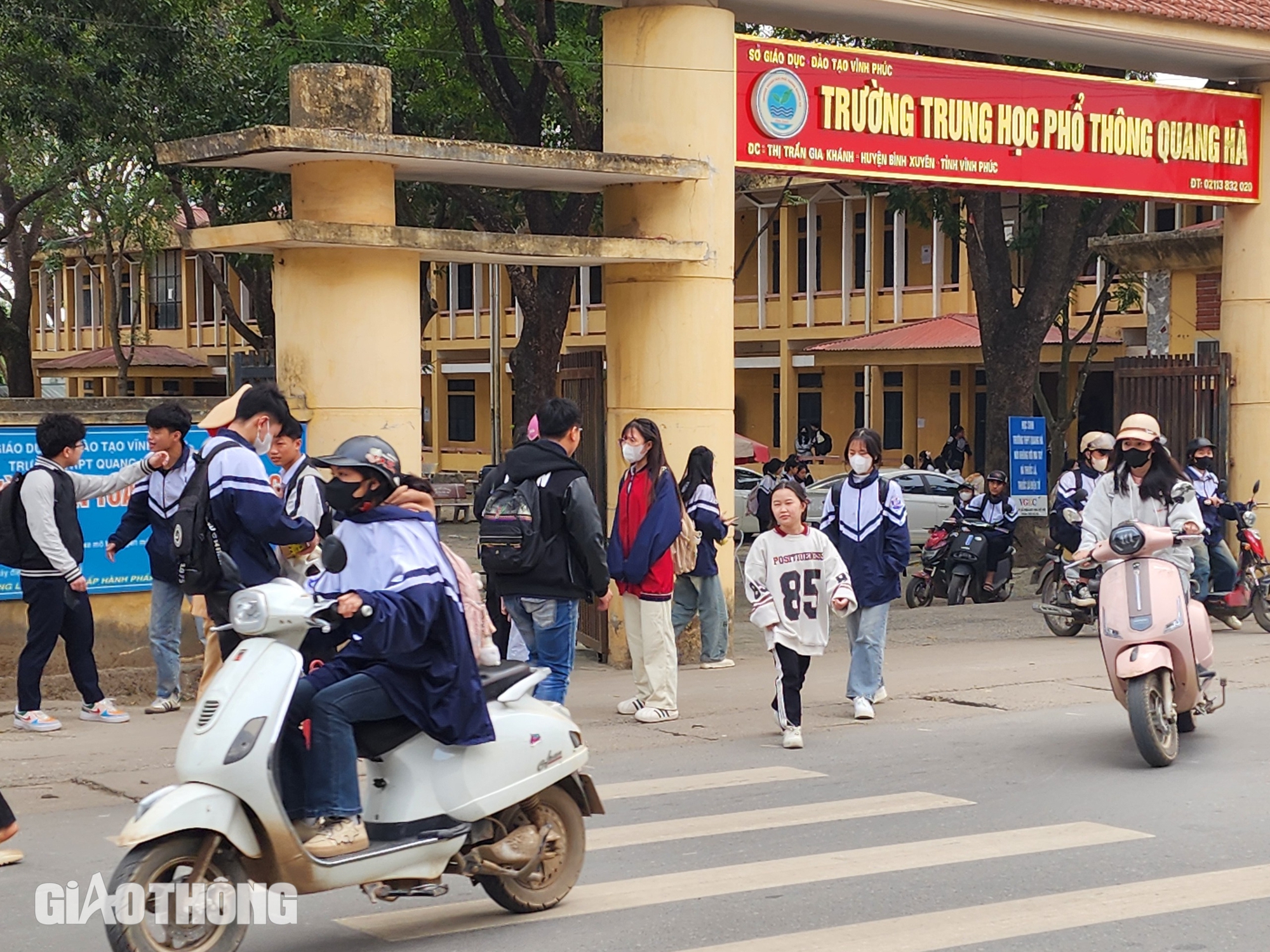 Vĩnh Ph&uacute;c: Hiệu quả từ m&ocirc; h&igrave;nh "Cổng trường an to&agrave;n giao th&ocirc;ng"- Ảnh 1.