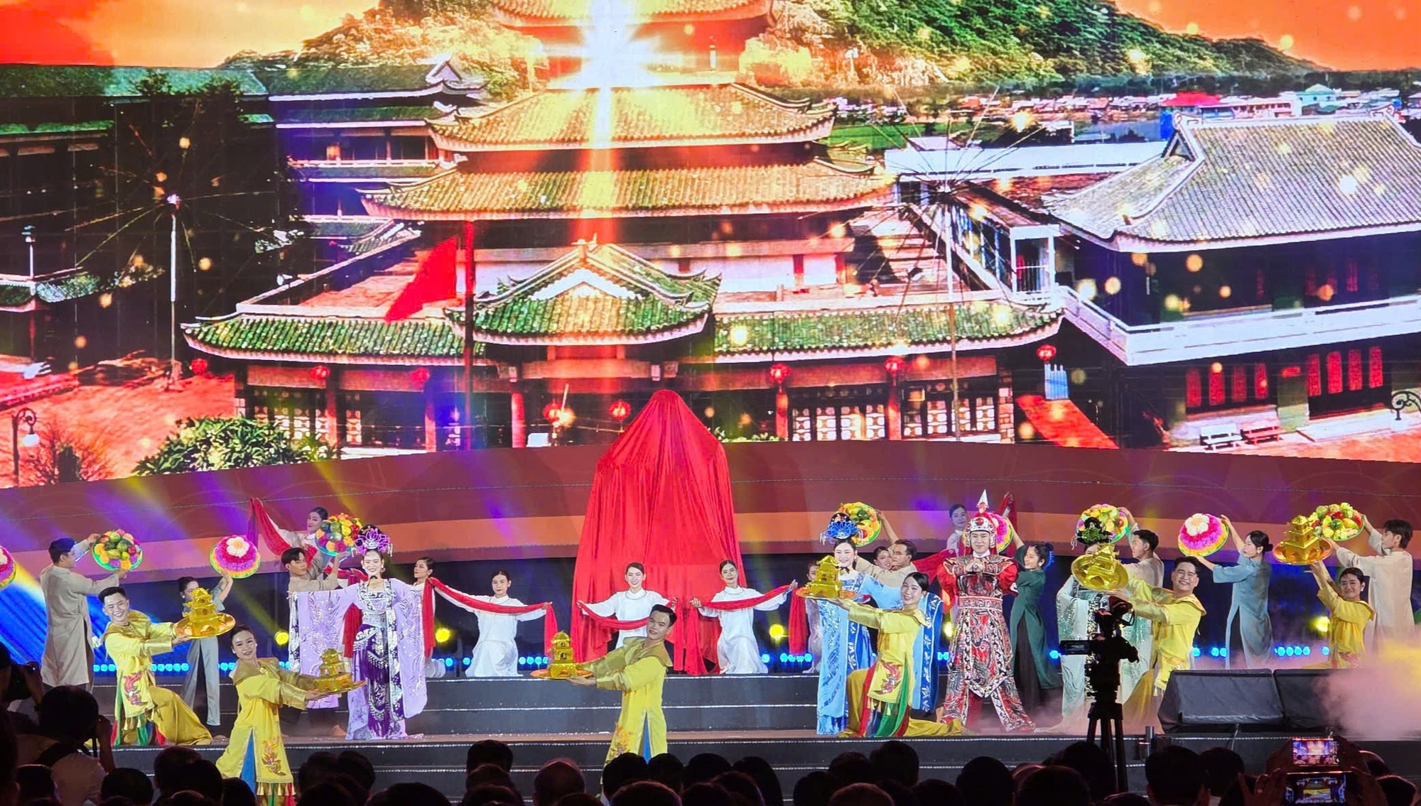 Hình ảnh Lễ hội Vía Bà Chúa Xứ núi Sam nhận bằng UNESCO- Ảnh 11. Hình ảnh Lễ hội Vía Bà Chúa Xứ núi Sam nhận bằng UNESCO- Ảnh 11.