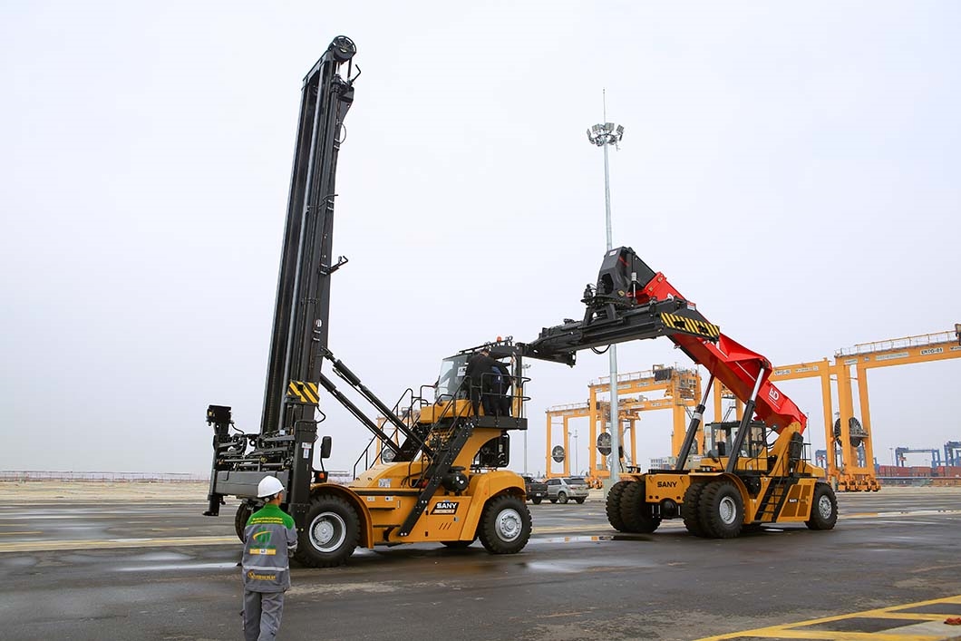 Đề xuất sớm nghiệm thu bến 3, 4 Lạch Huyện để khai thác từ tháng 4/2025- Ảnh 1. Đề xuất sớm nghiệm thu bến 3, 4 Lạch Huyện để khai thác từ tháng 4/2025- Ảnh 1.