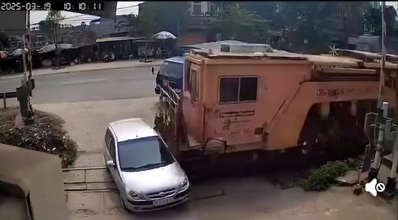 L&agrave;m r&otilde; nguy&ecirc;n nh&acirc;n barie g&aacute;c chắn đường ngang bất ngờ bật mở g&acirc;y tai nạn- Ảnh 3.