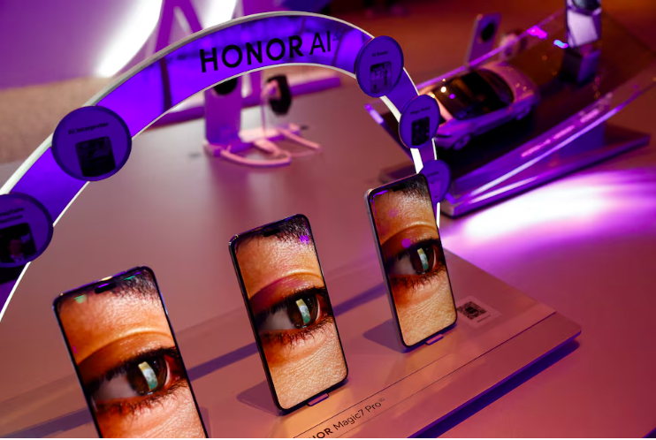 Nh&agrave; sản xuất điện thoại Trung Quốc đổ 10 tỷ USD v&agrave;o c&aacute;c thiết bị AI- Ảnh 1.