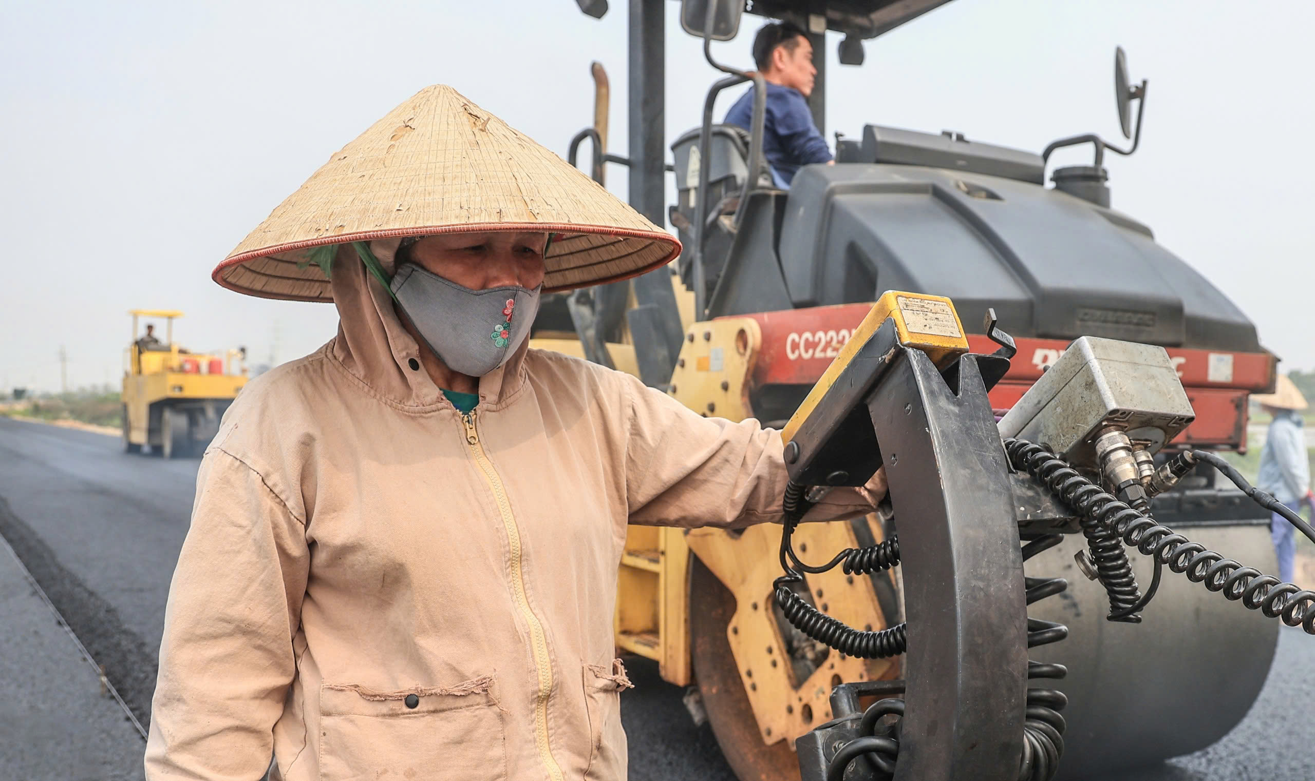 Gấp r&uacute;t thi c&ocirc;ng đường song h&agrave;nh V&agrave;nh đai 4 - V&ugrave;ng Thủ đ&ocirc; qua Thường T&iacute;n- Ảnh 8.