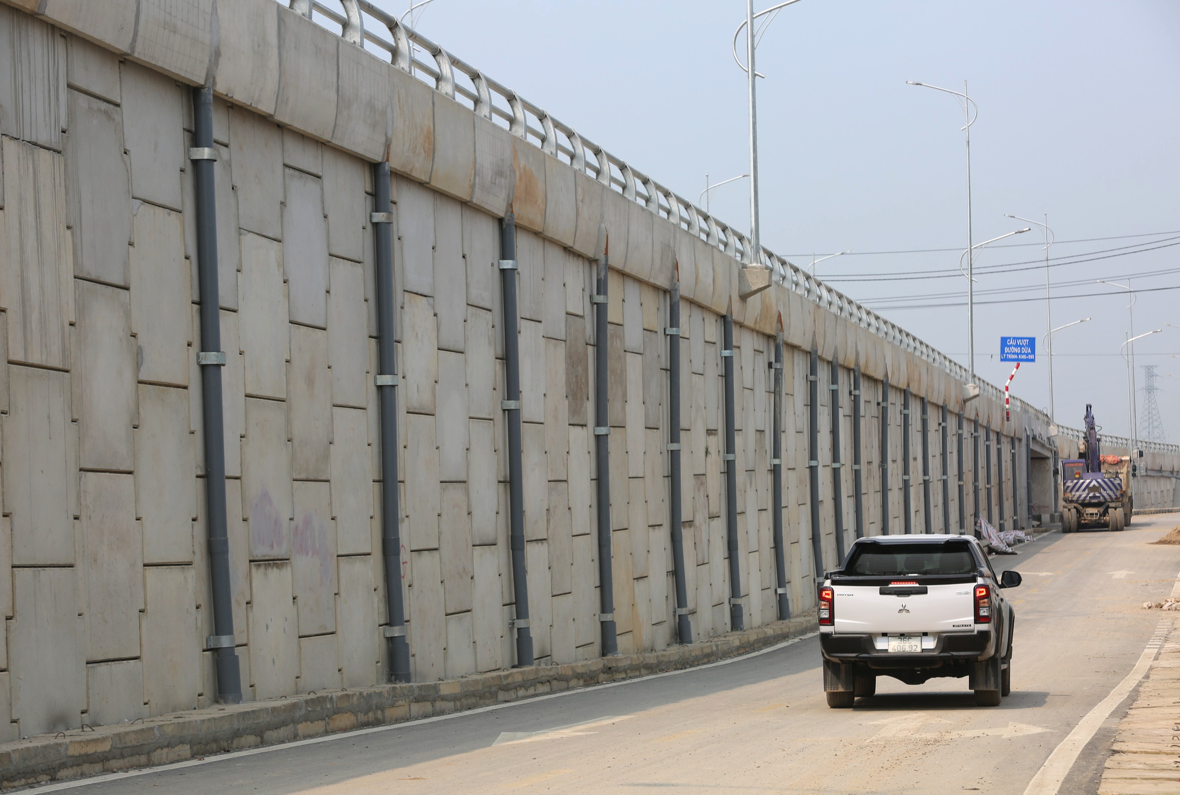 Cận cảnh 3 c&acirc;y cầu "nối đu&ocirc;i" qua s&ocirc;ng M&atilde;- Ảnh 7.