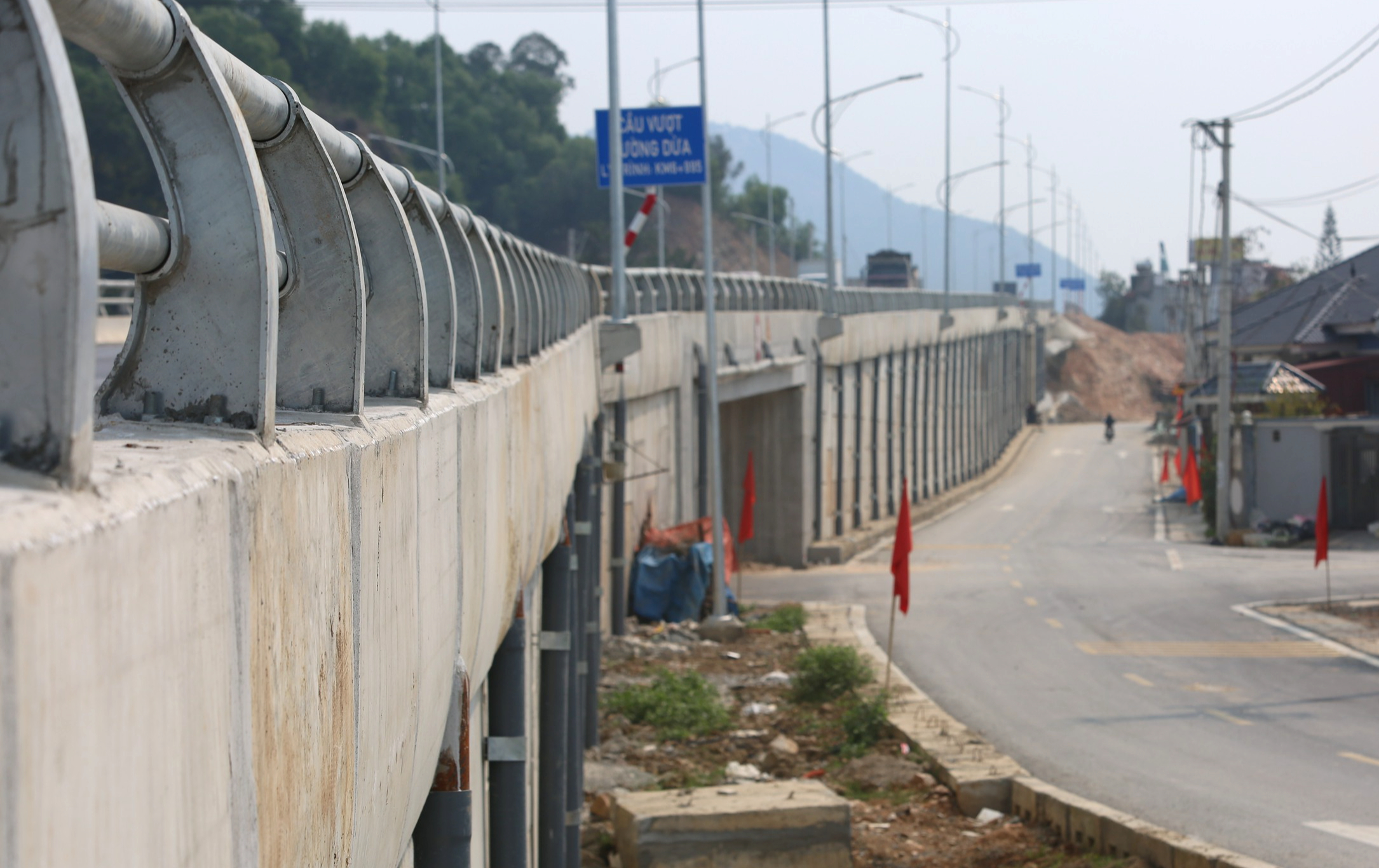 Cận cảnh 3 c&acirc;y cầu "nối đu&ocirc;i" qua s&ocirc;ng M&atilde;- Ảnh 9.