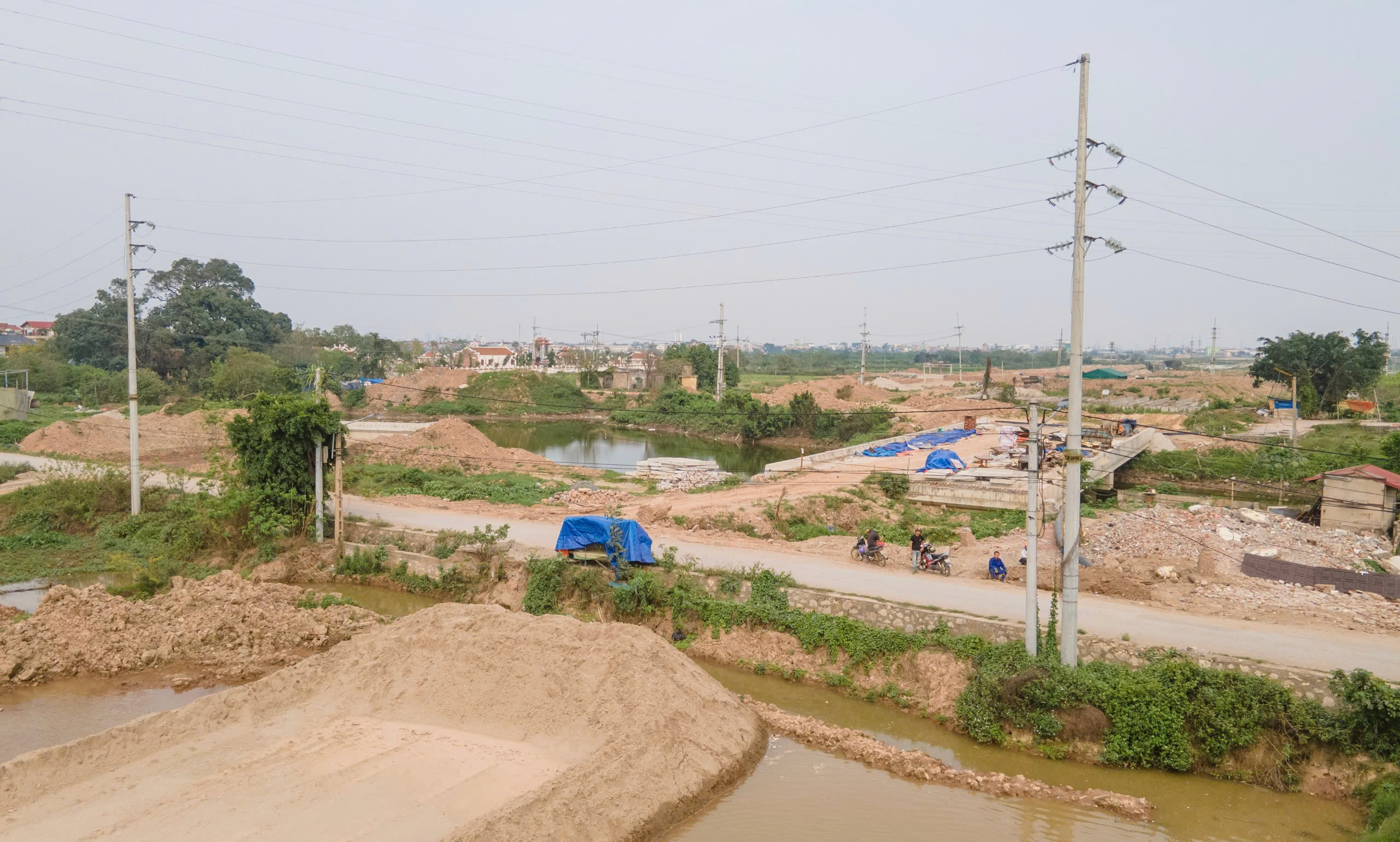 Gấp r&uacute;t thi c&ocirc;ng đường song h&agrave;nh V&agrave;nh đai 4 - V&ugrave;ng Thủ đ&ocirc; qua Thường T&iacute;n- Ảnh 11.