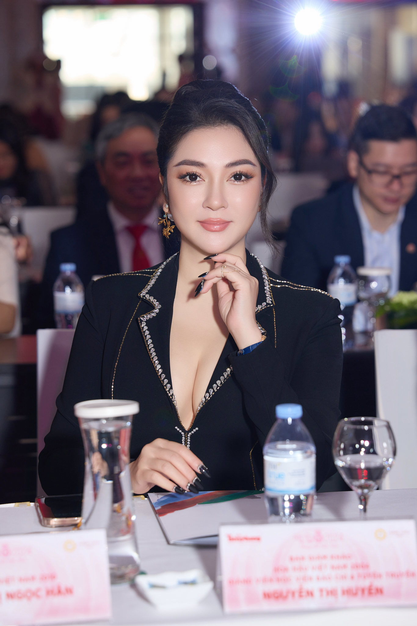 Th&iacute; sinh trẻ tuổi nhất của Hoa hậu Việt Nam 2024 l&agrave; 19 tuổi, biết nhiều ngoại ngữ- Ảnh 3.