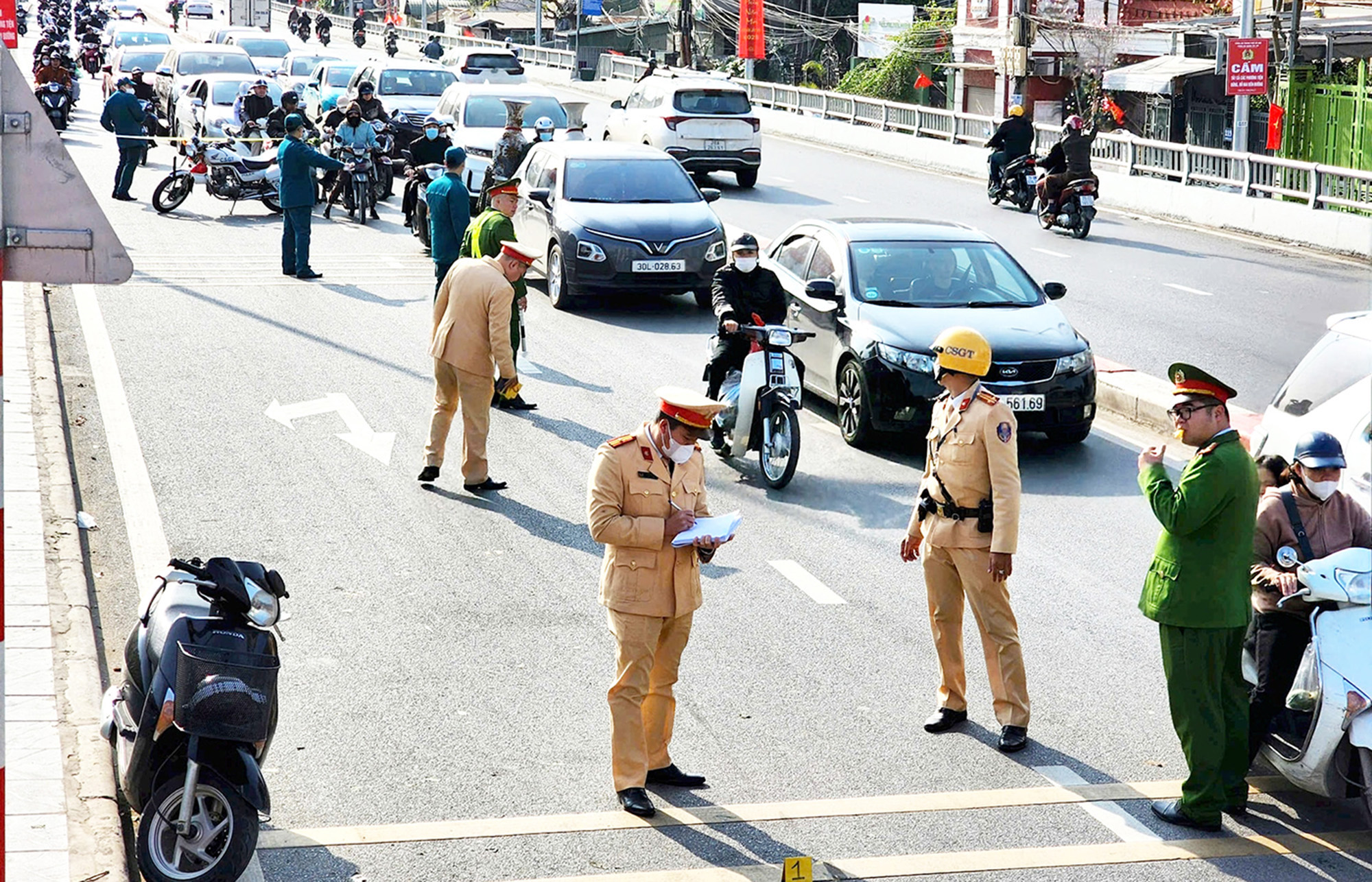 Để hết cảnh &ldquo;thấy chết kh&ocirc;ng cứu&rdquo;- Ảnh 1.