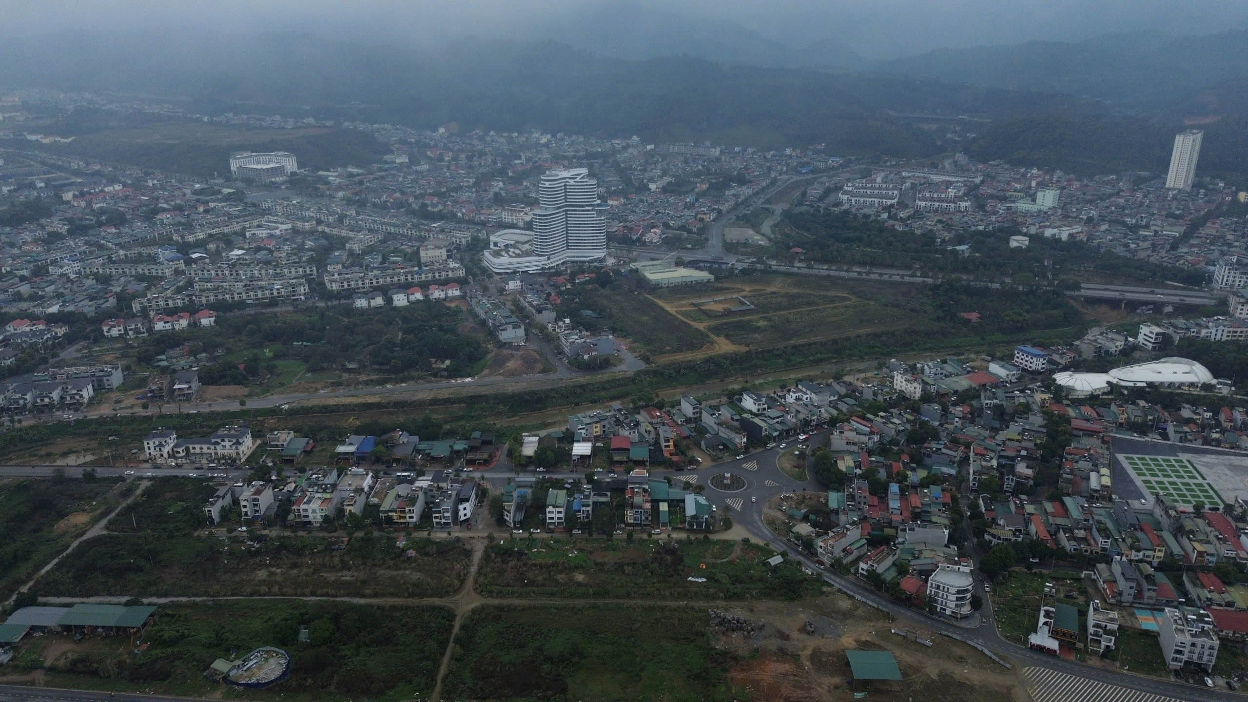 H&igrave;nh ảnh mới nhất của c&acirc;y cầu 450 tỷ đồng nối 2 bờ s&ocirc;ng Hồng ở L&agrave;o Cai- Ảnh 6.