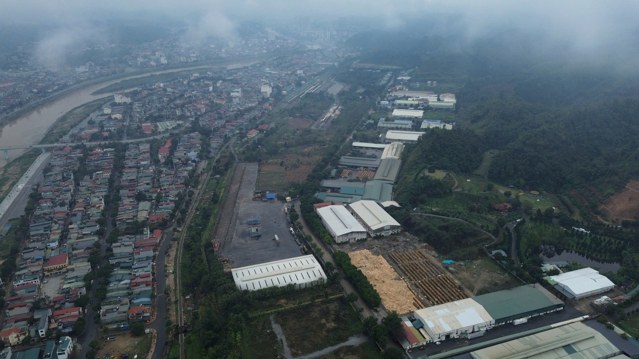 H&igrave;nh ảnh mới nhất của c&acirc;y cầu 450 tỷ đồng nối 2 bờ s&ocirc;ng Hồng ở L&agrave;o Cai- Ảnh 8.