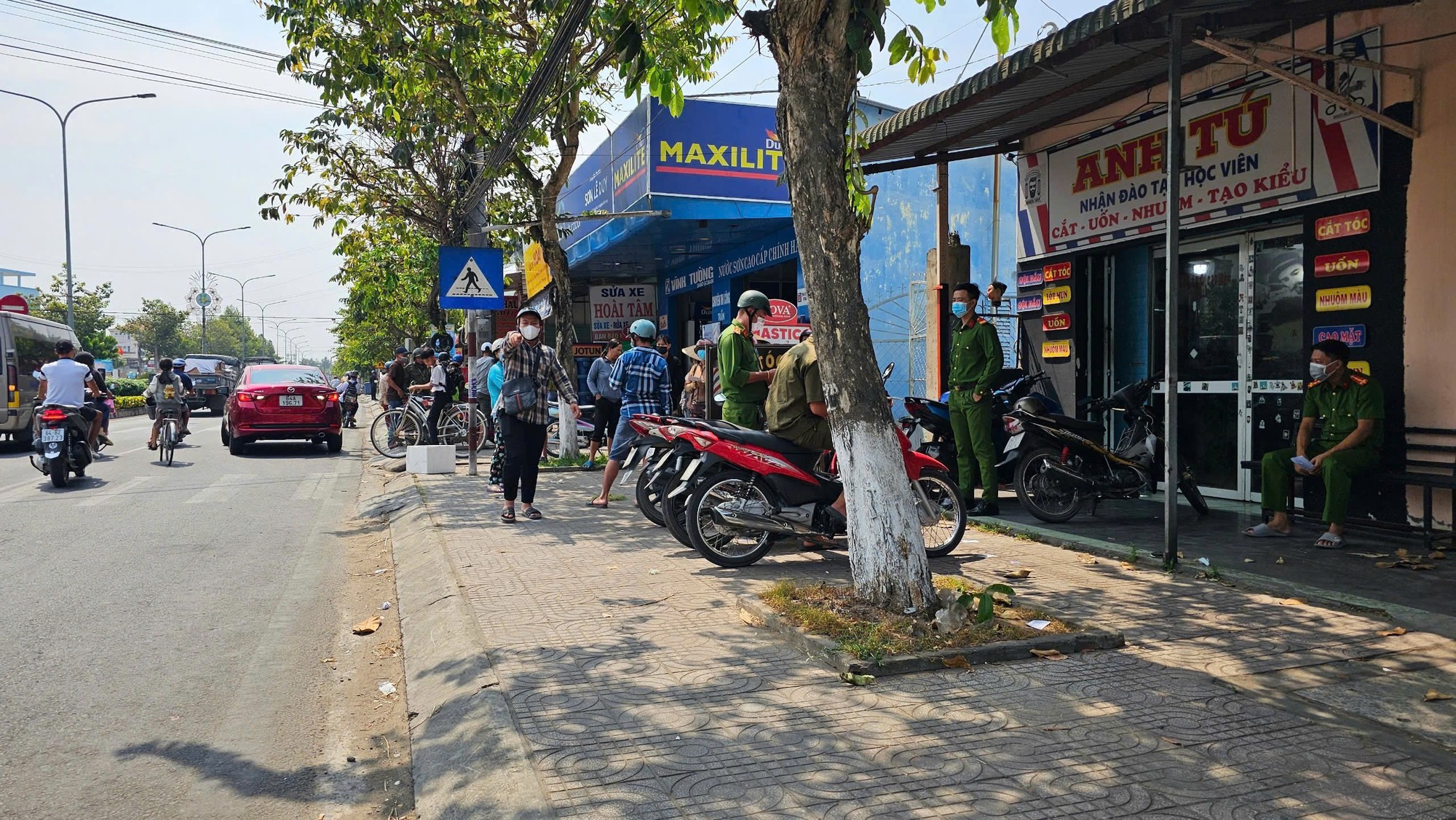 Vĩnh Long: Vợ chồng &ocirc;ng b&agrave; l&atilde;o tử vong trong căn nh&agrave; kh&oacute;a tr&aacute;i cửa- Ảnh 1.