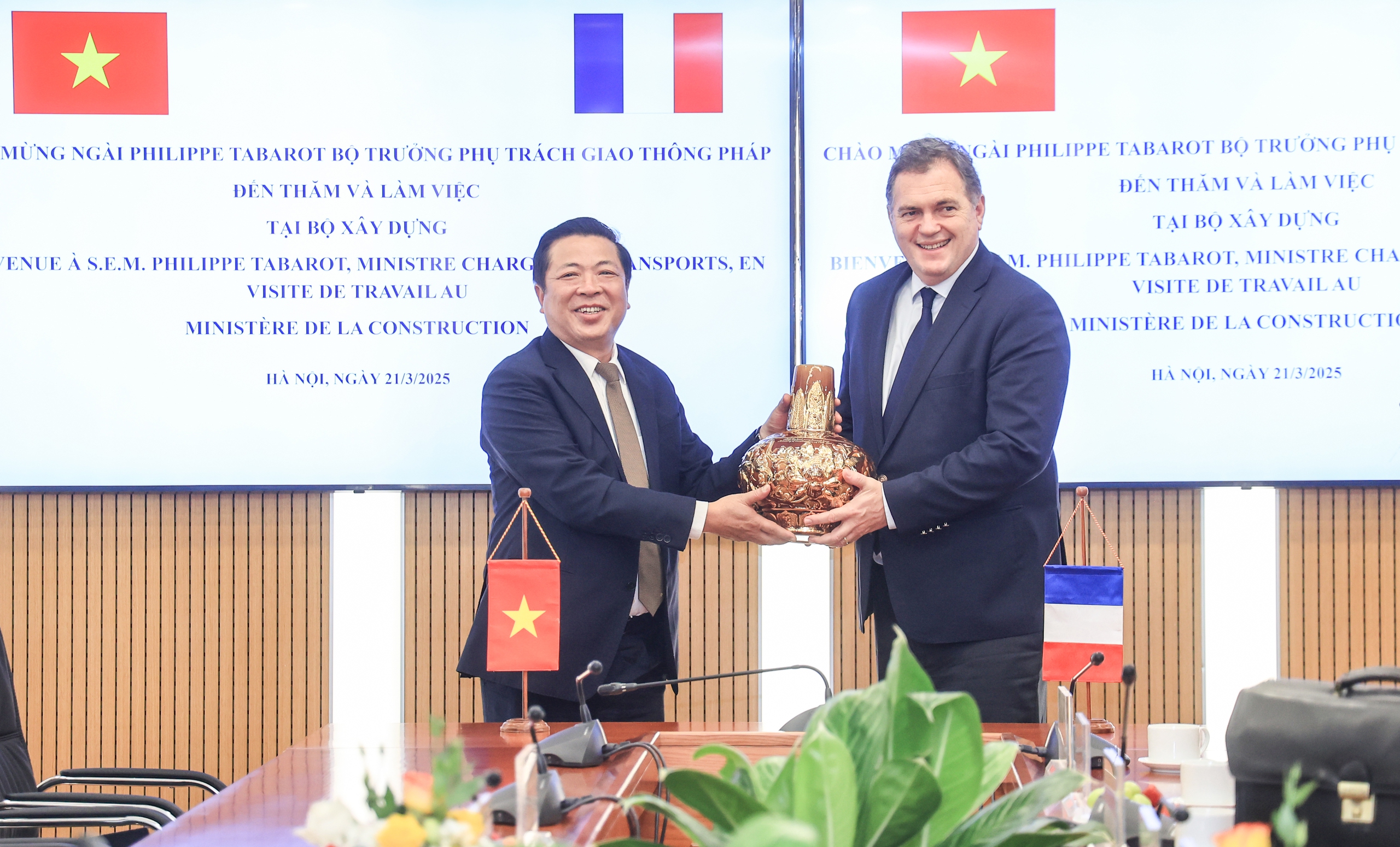 Tăng cường hợp t&aacute;c giao th&ocirc;ng vận tải Việt Nam - Ph&aacute;p- Ảnh 2.