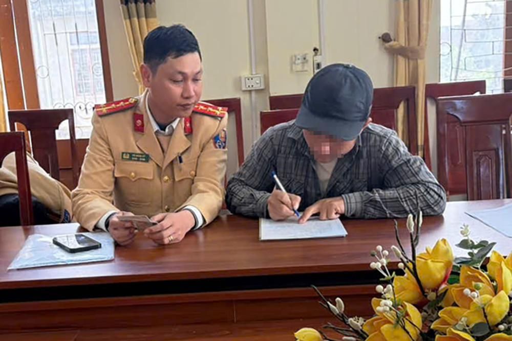 C&aacute;c nh&agrave; xe nhận chỉ đạo "n&oacute;ng" sau vụ t&agrave;i xế vừa l&aacute;i xe kh&aacute;ch vừa chơi game- Ảnh 2.