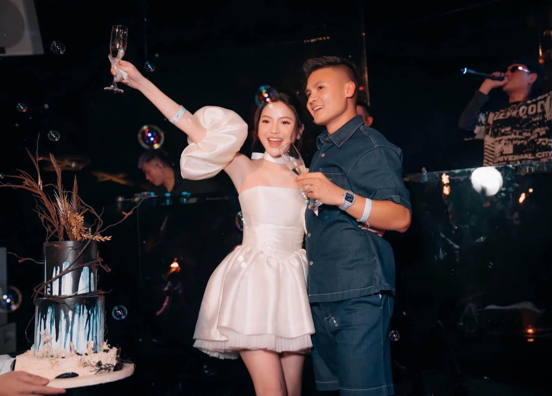 Quang Hải c&oacute; chạnh l&ograve;ng khi kh&ocirc;ng thể "sang v&igrave; vợ"?- Ảnh 1.