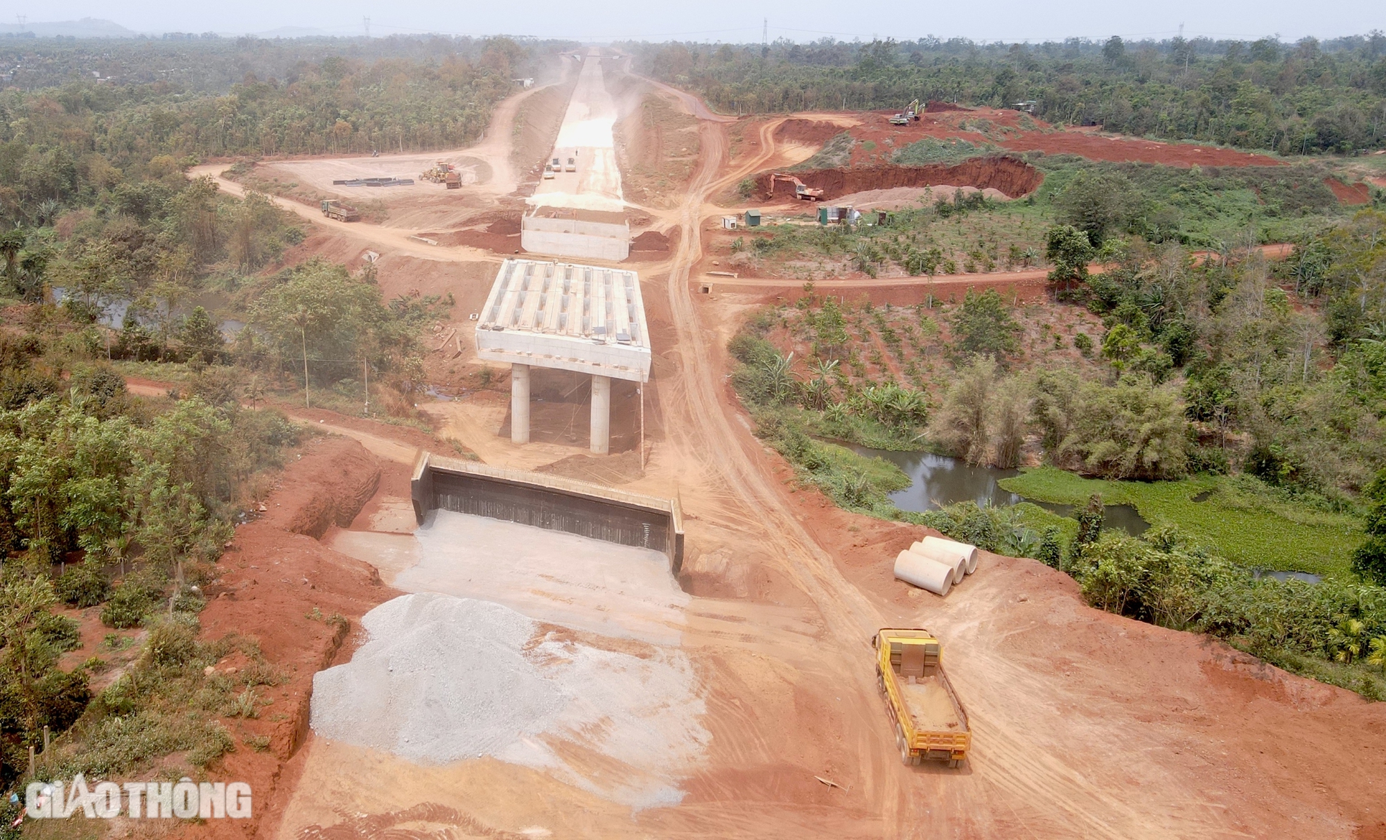 Cao tốc Kh&aacute;nh H&ograve;a - Bu&ocirc;n Ma Thuột: Tăng tốc thi c&ocirc;ng, nỗ lực c&aacute;n đ&iacute;ch đ&uacute;ng hẹn 30/8- Ảnh 10.