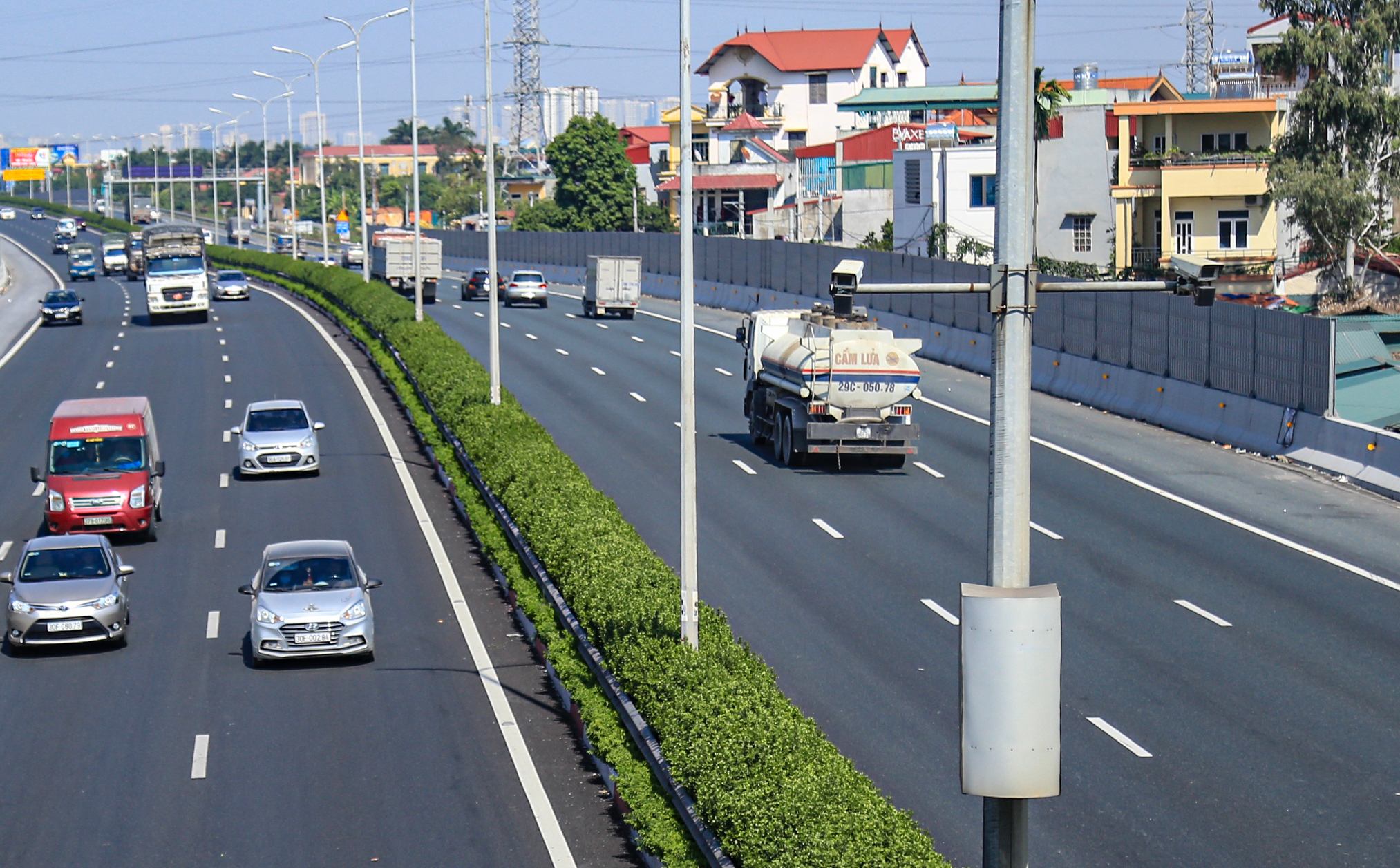 To&agrave;n cảnh cao tốc Ph&aacute;p V&acirc;n - Cầu Giẽ trước khi mở rộng l&ecirc;n 10-12 l&agrave;n xe- Ảnh 11.
